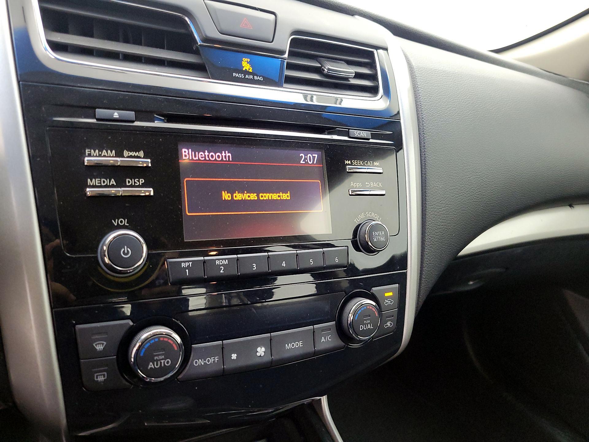 Thumbnail: 2014 Nissan Altima - 16