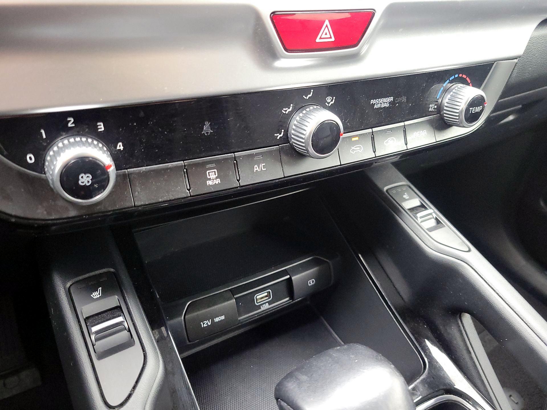 Thumbnail: 2021 Kia Telluride - 16