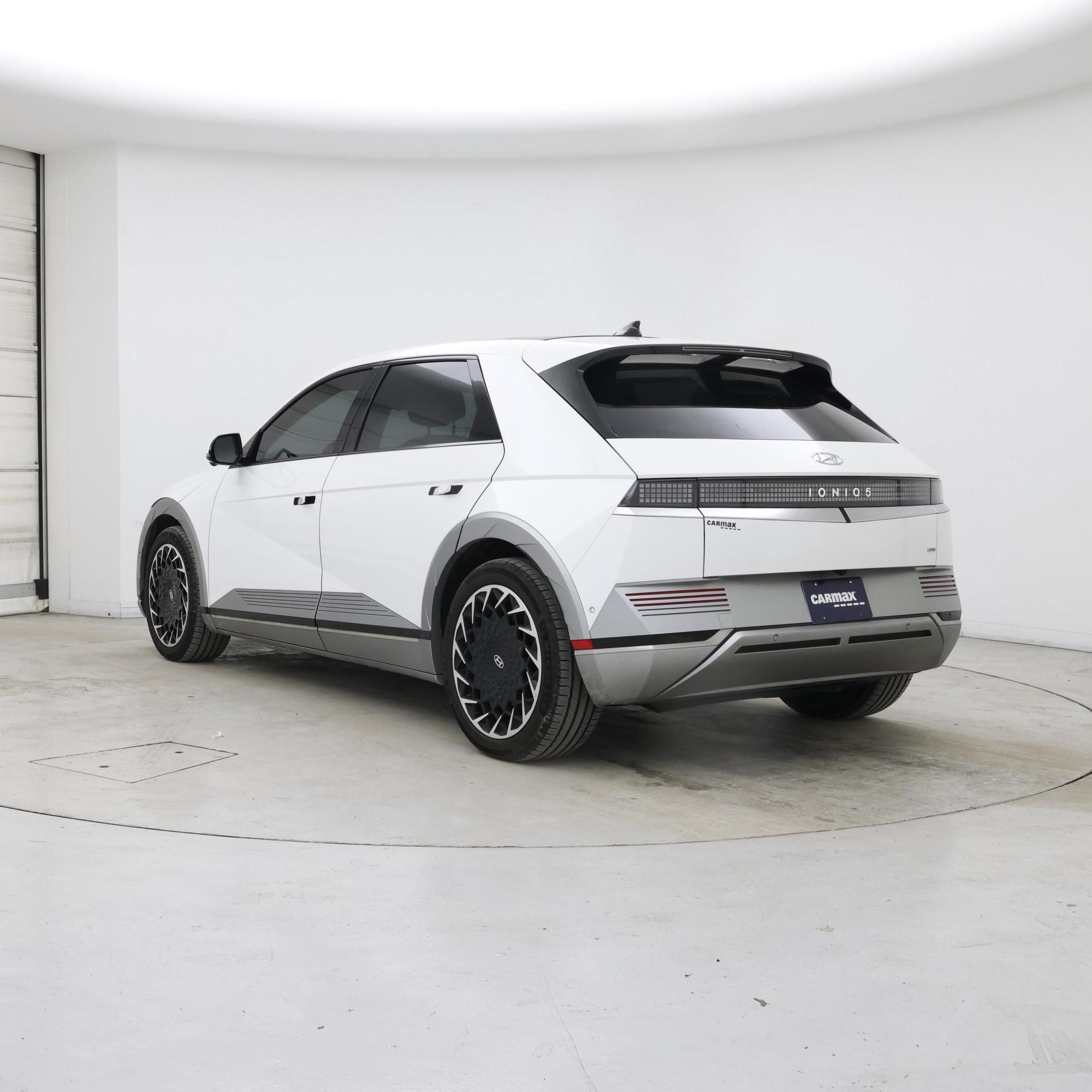 Thumbnail: 2022 Hyundai Ioniq 5 - 2