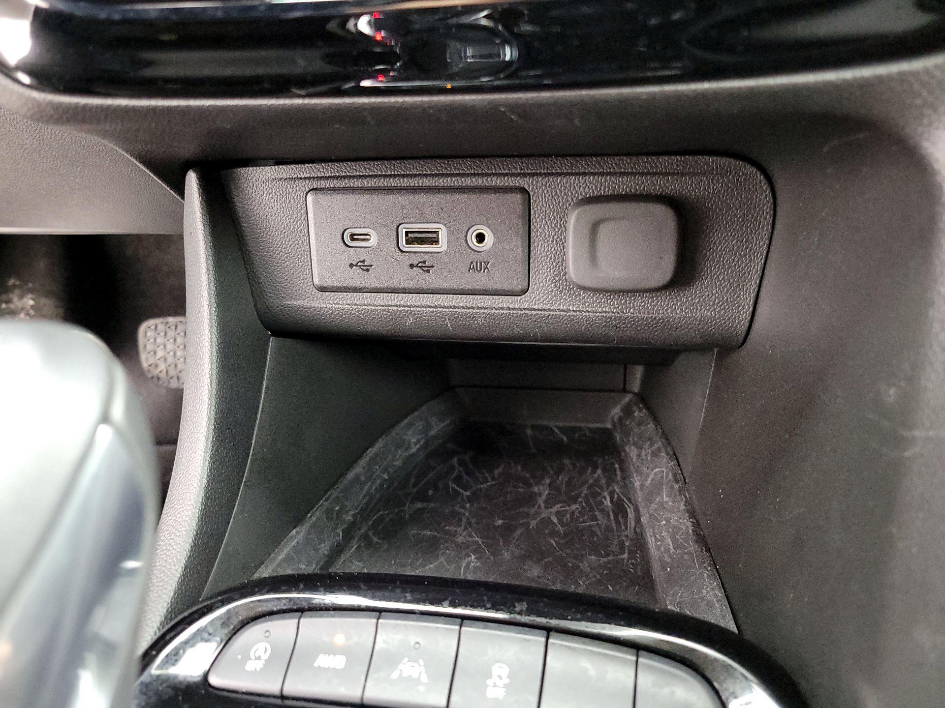 Thumbnail: 2023 Buick Encore GX - 18