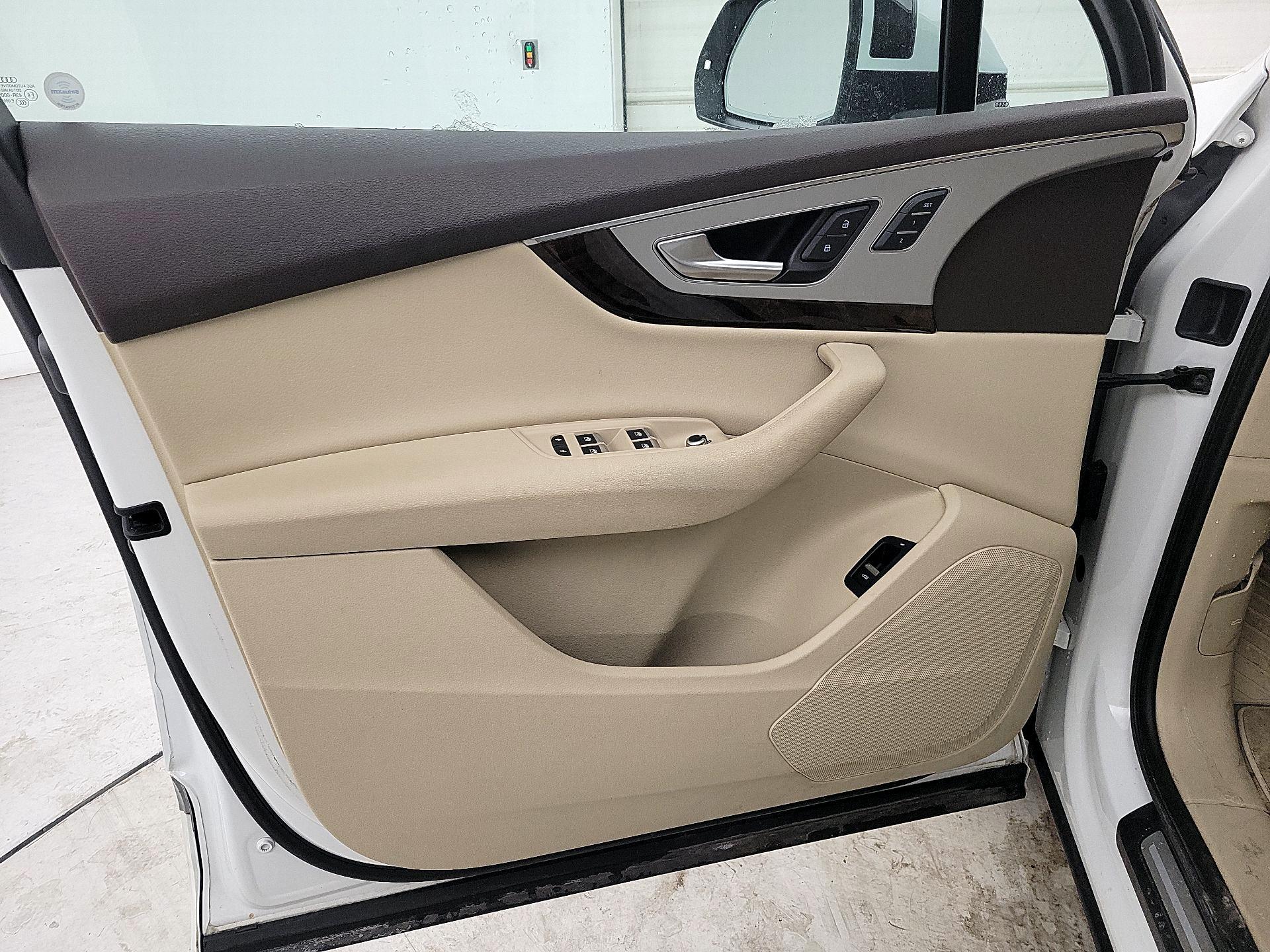 Thumbnail: 2019 Audi Q7 - 10