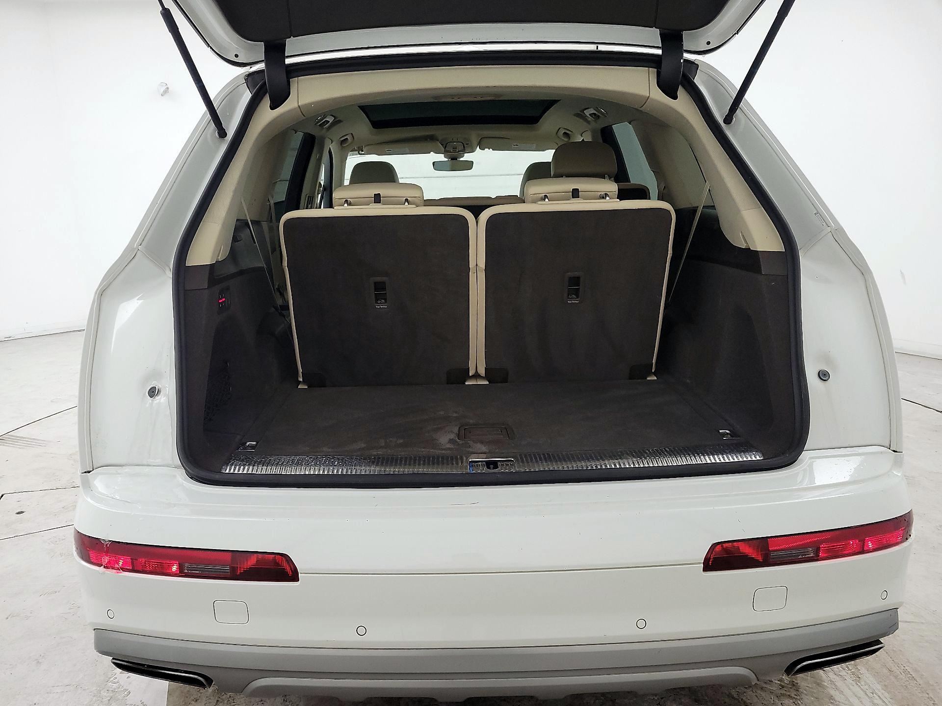 Thumbnail: 2019 Audi Q7 - 19