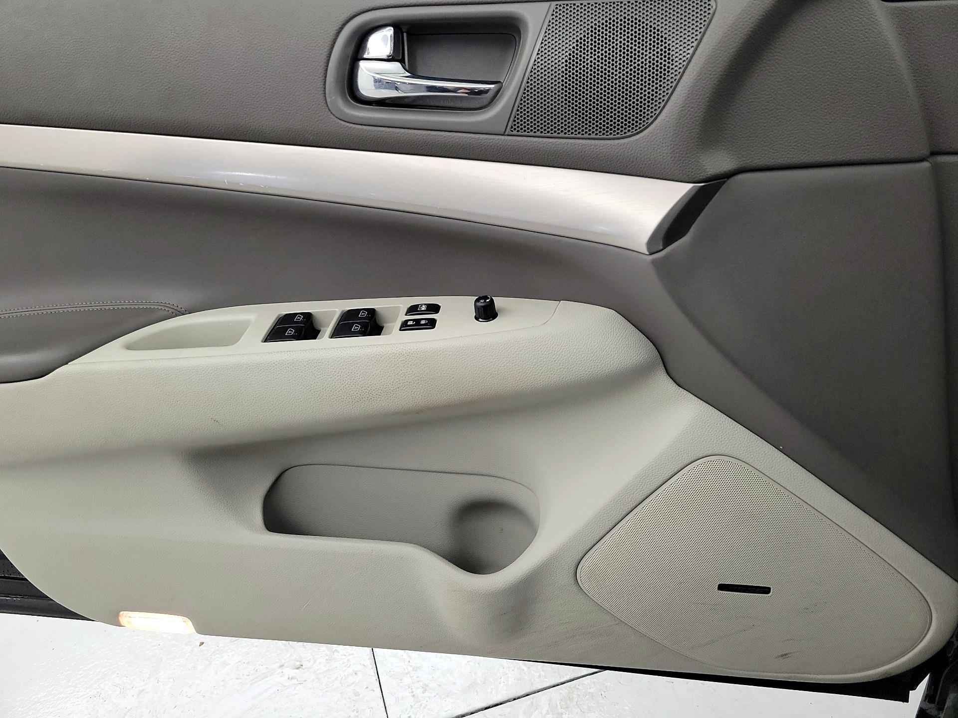 Thumbnail: 2015 INFINITI  - 12