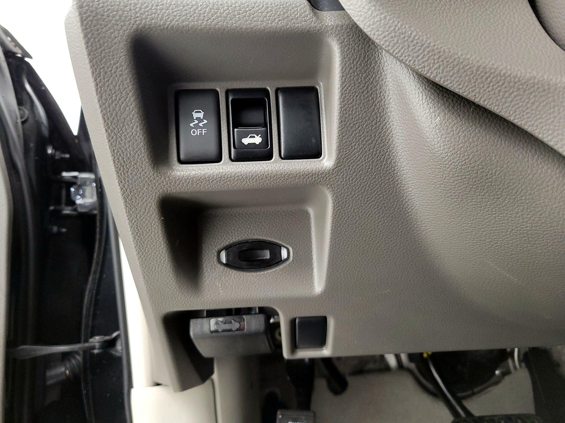 Thumbnail: 2015 INFINITI  - 13