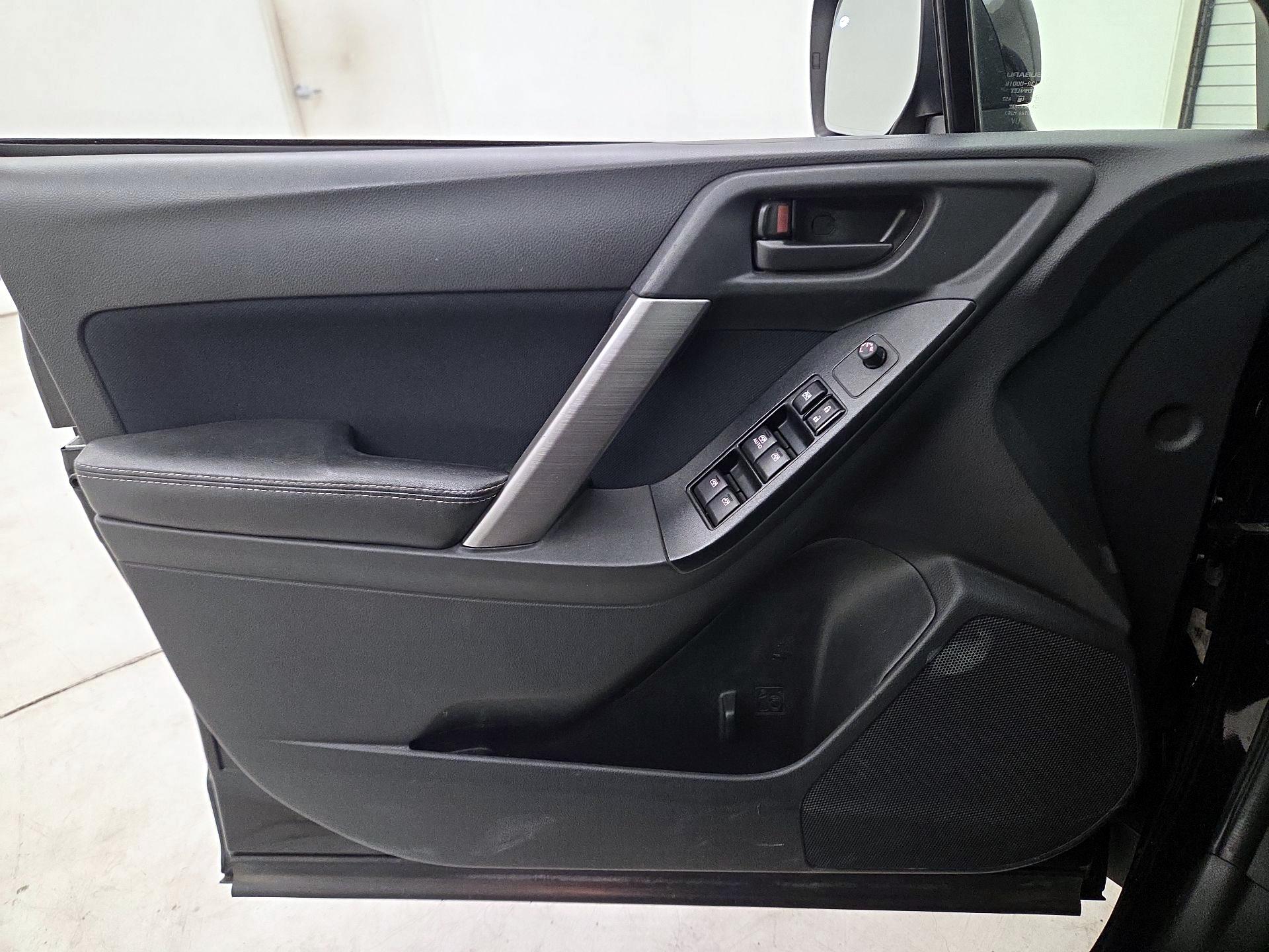 Thumbnail: 2016 Subaru Forester - 12