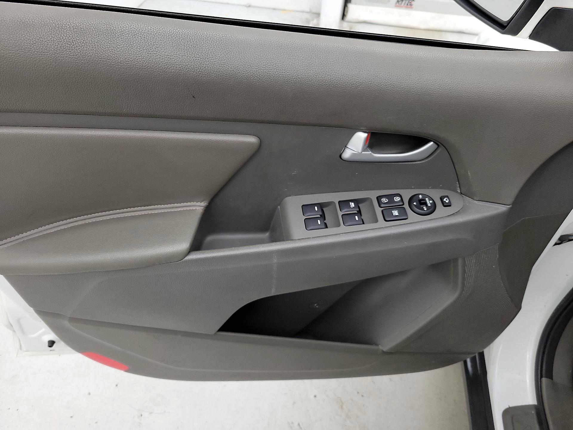 Thumbnail: 2016 Kia Sportage - 12