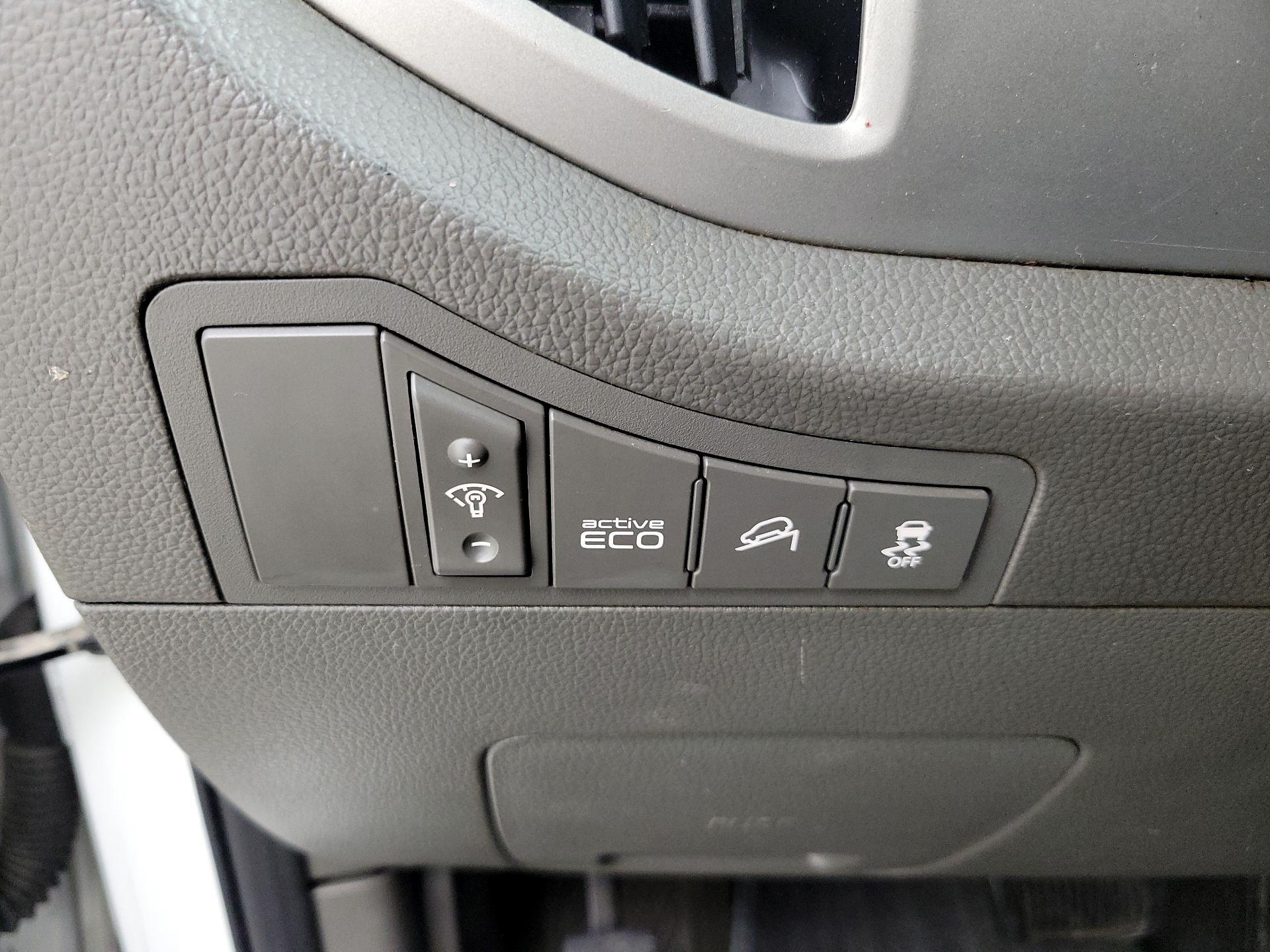 Thumbnail: 2016 Kia Sportage - 13