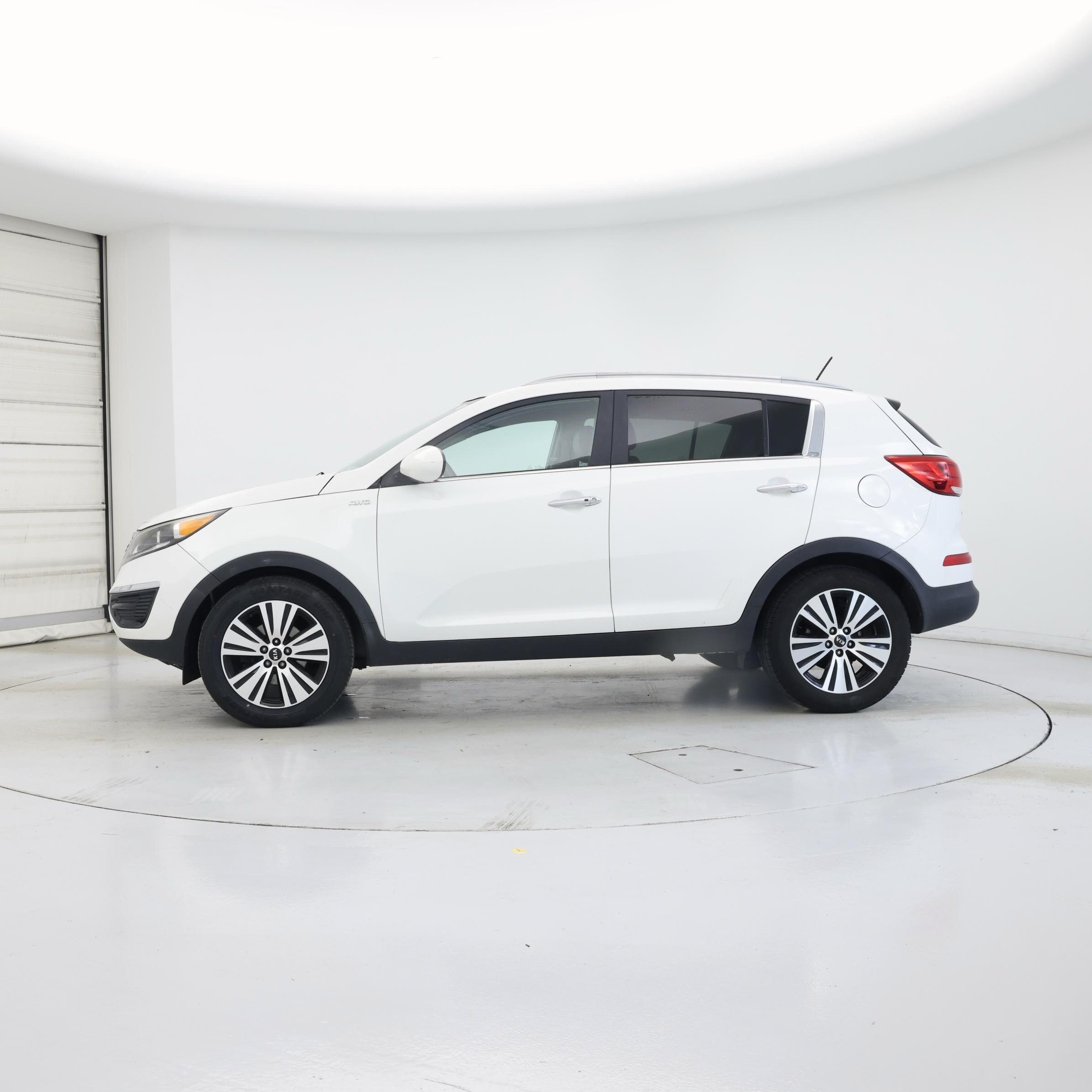 Thumbnail: 2016 Kia Sportage - 3