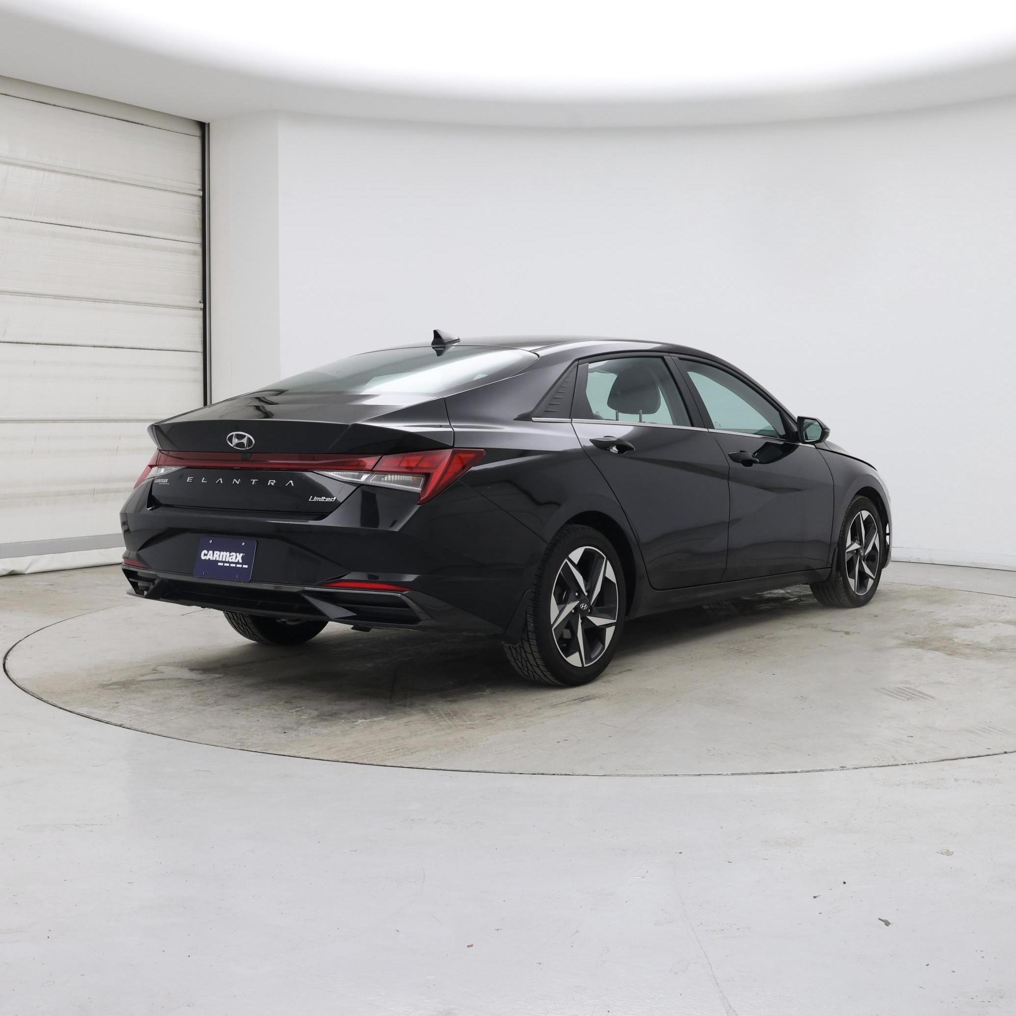 Thumbnail: 2023 Hyundai Elantra - 8