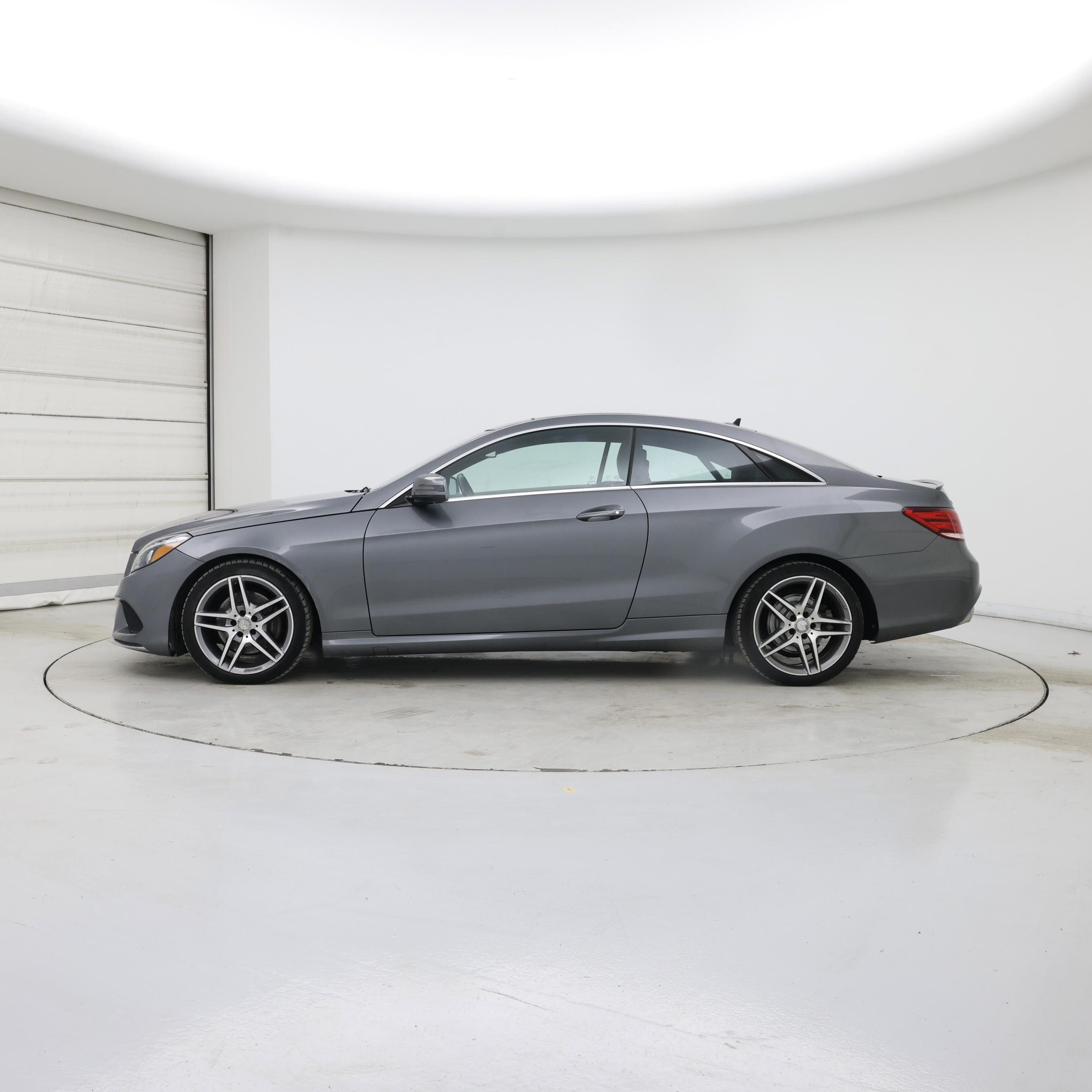 Thumbnail: 2017 Mercedes-Benz E-Class - 3