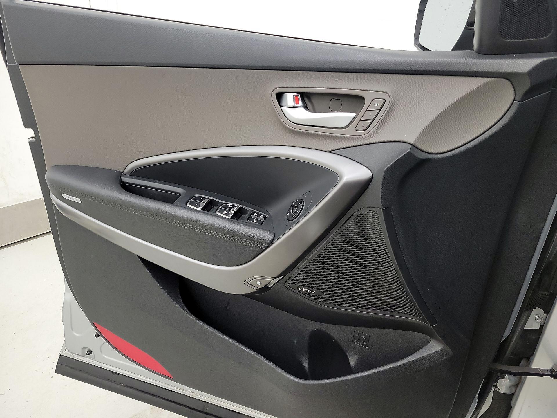 Thumbnail: 2017 Hyundai Santa Fe - 12