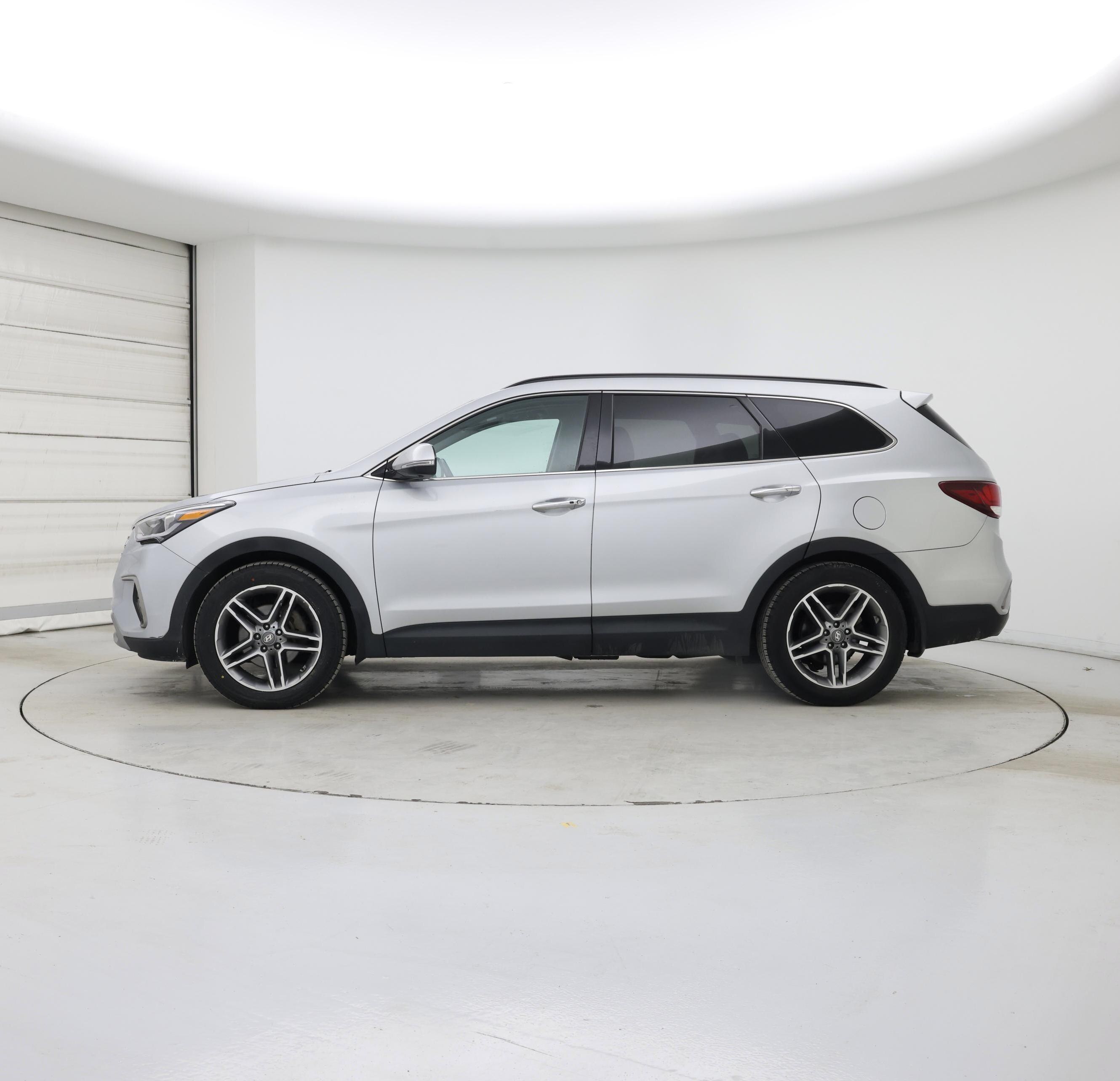 Thumbnail: 2017 Hyundai Santa Fe - 3