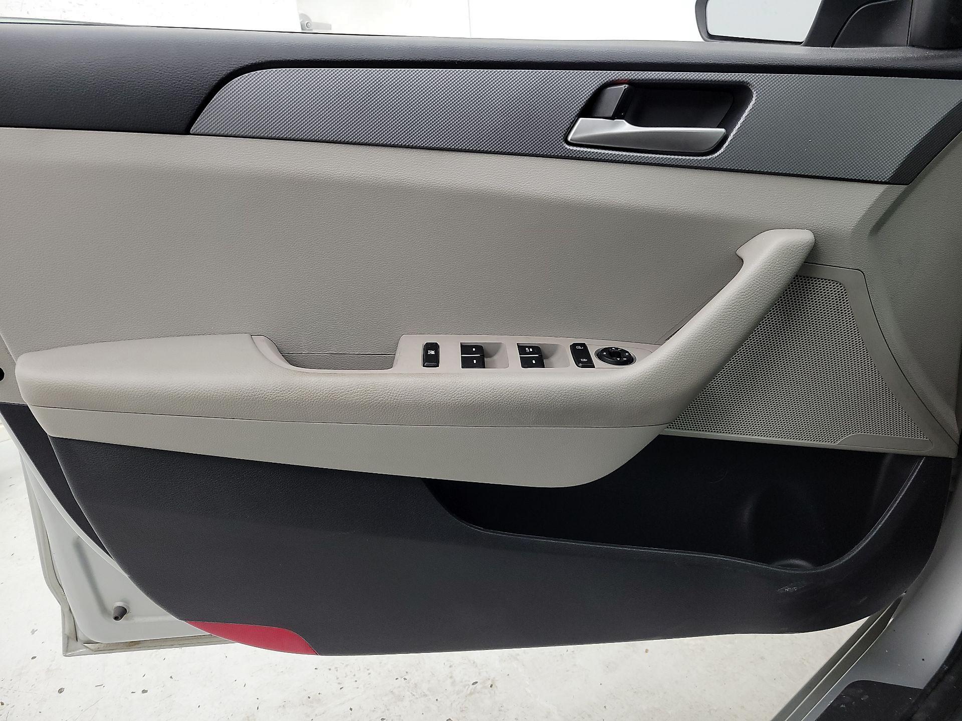 Thumbnail: 2019 Hyundai Sonata - 12