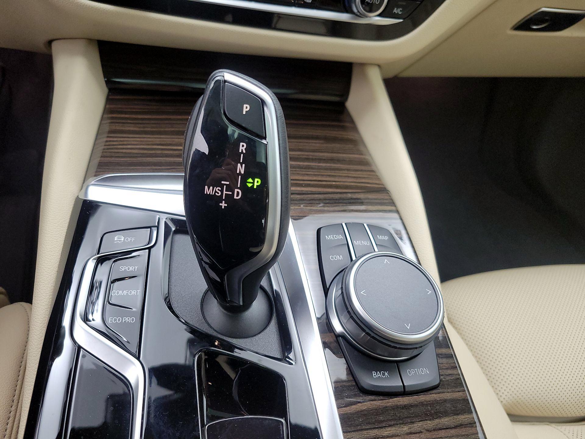 Thumbnail: 2022 BMW 5 Series - 18