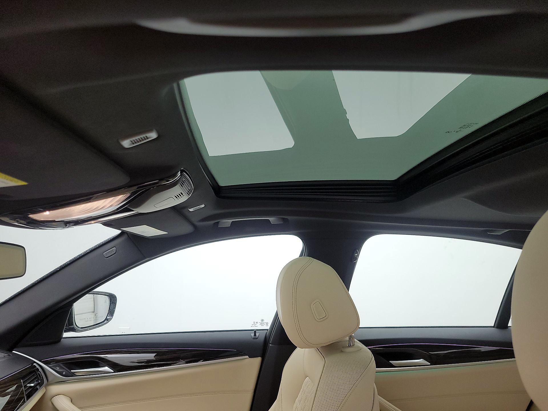 Thumbnail: 2022 BMW 5 Series - 20