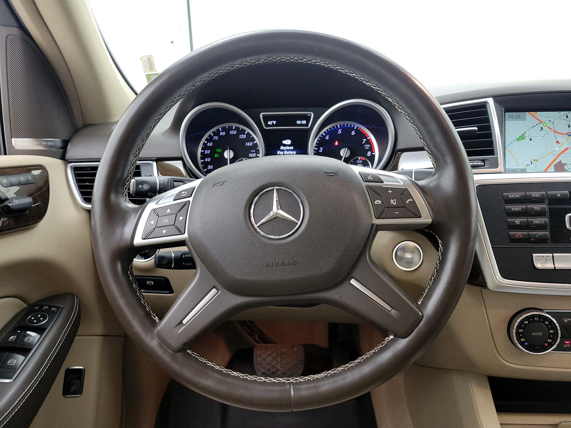 Thumbnail: 2015 Mercedes-Benz M-Class - 10
