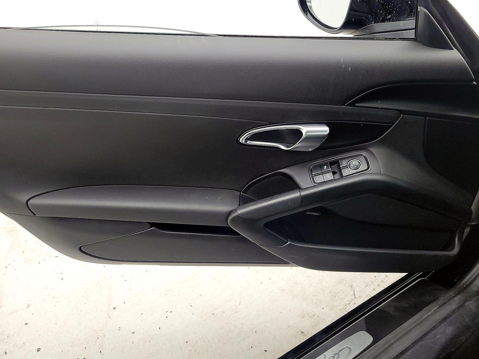 Thumbnail: 2018 Porsche 718 Cayman - 12