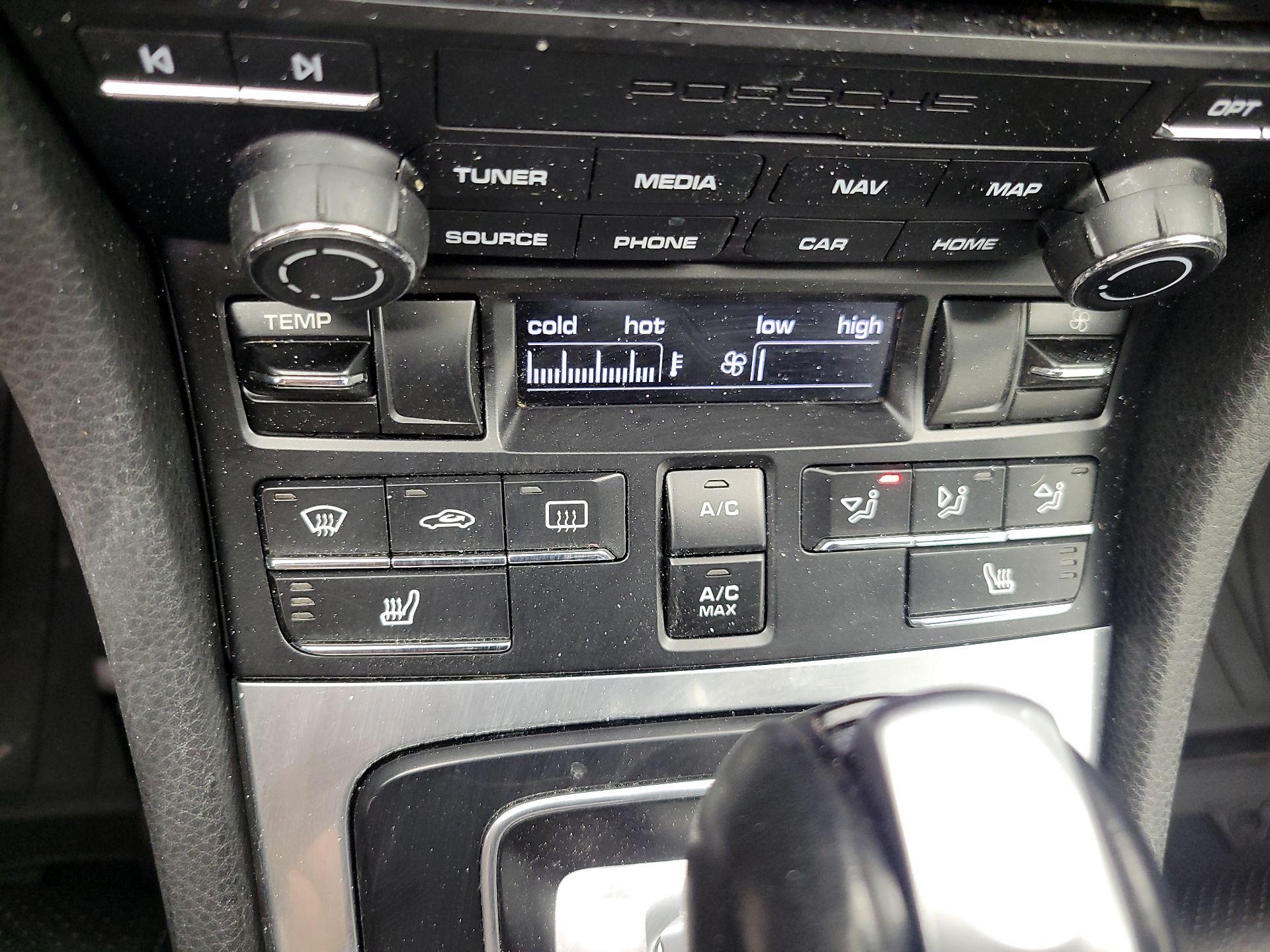 Thumbnail: 2018 Porsche 718 Cayman - 17