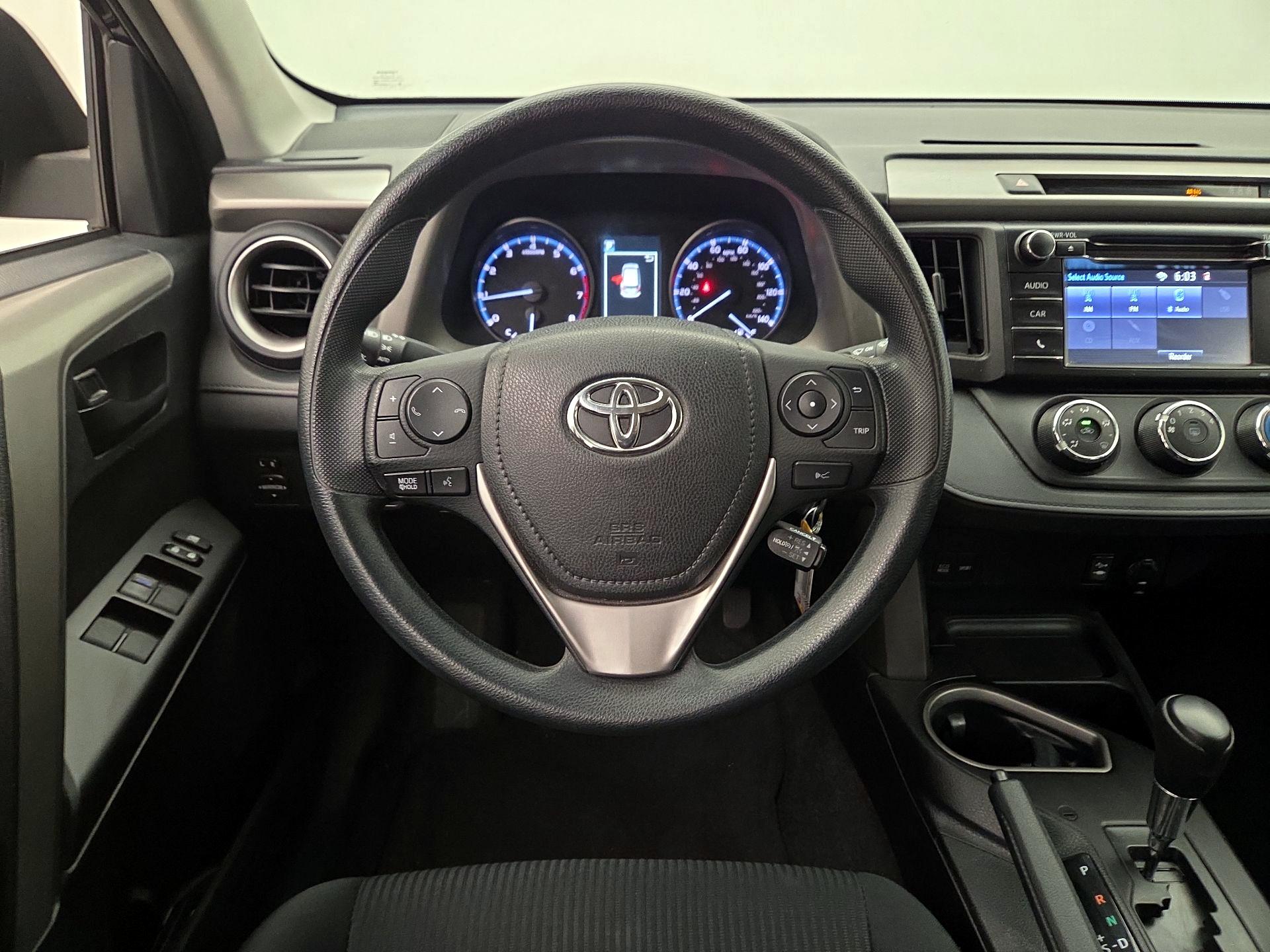 Thumbnail: 2017 Toyota RAV4 - 10