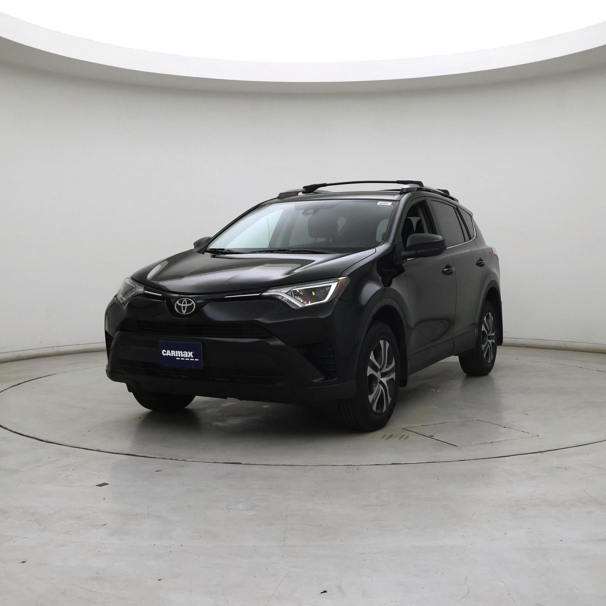 Thumbnail: 2017 Toyota RAV4 - 4