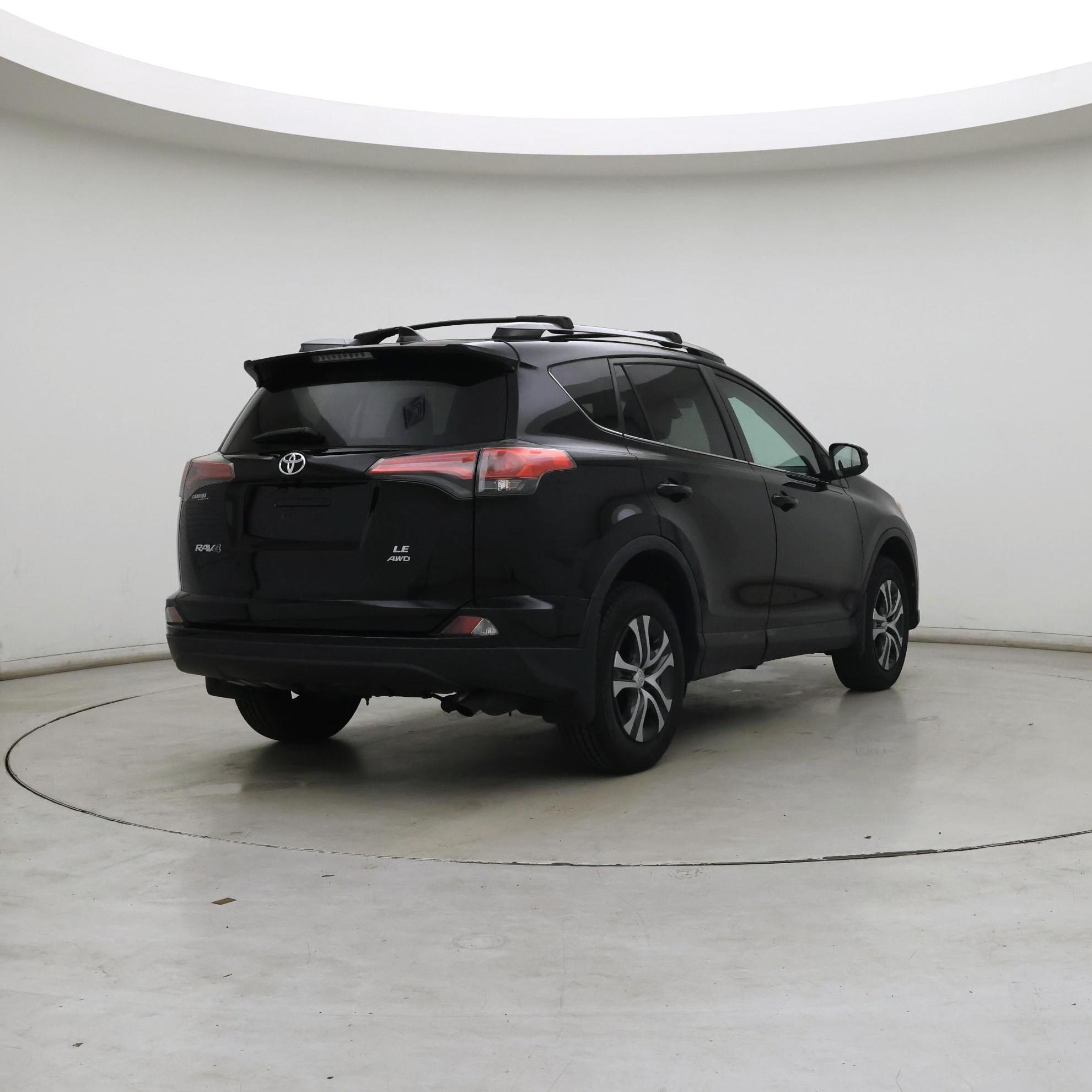 Thumbnail: 2017 Toyota RAV4 - 8