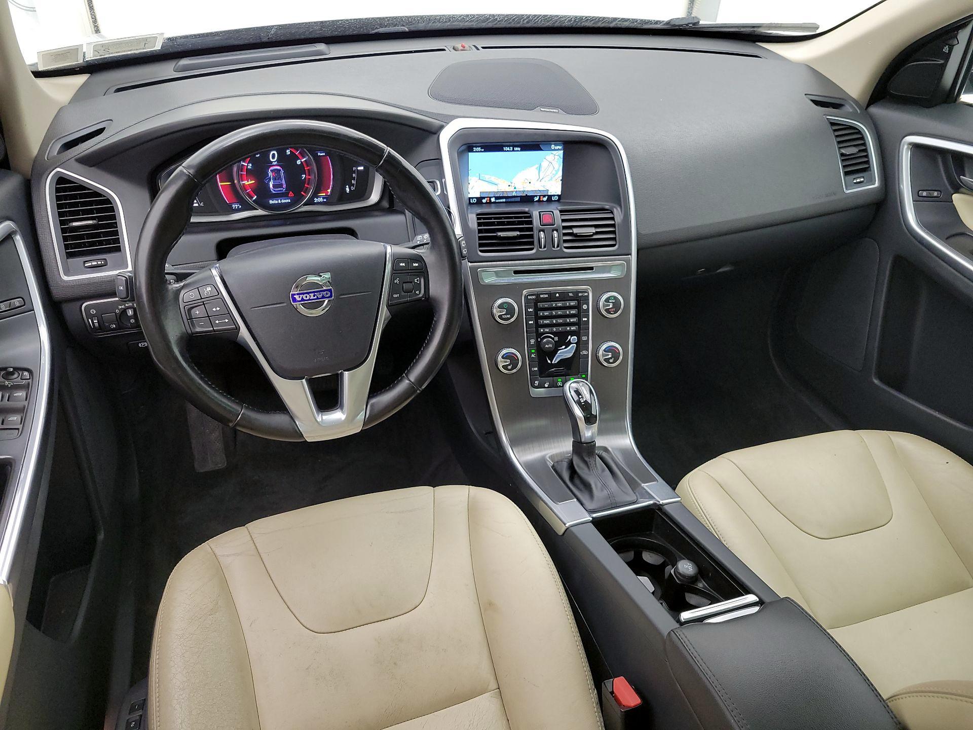 Thumbnail: 2016 Volvo XC60 - 9