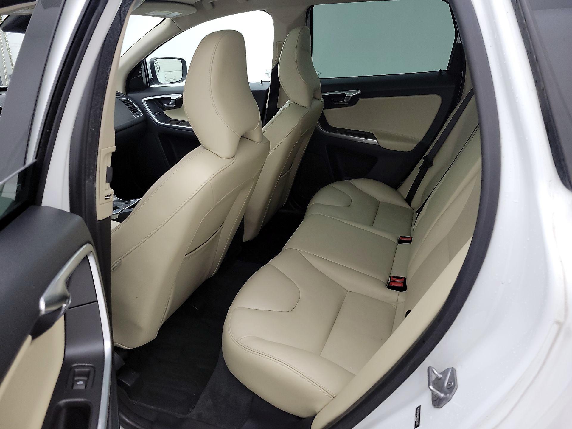 Thumbnail: 2016 Volvo XC60 - 20