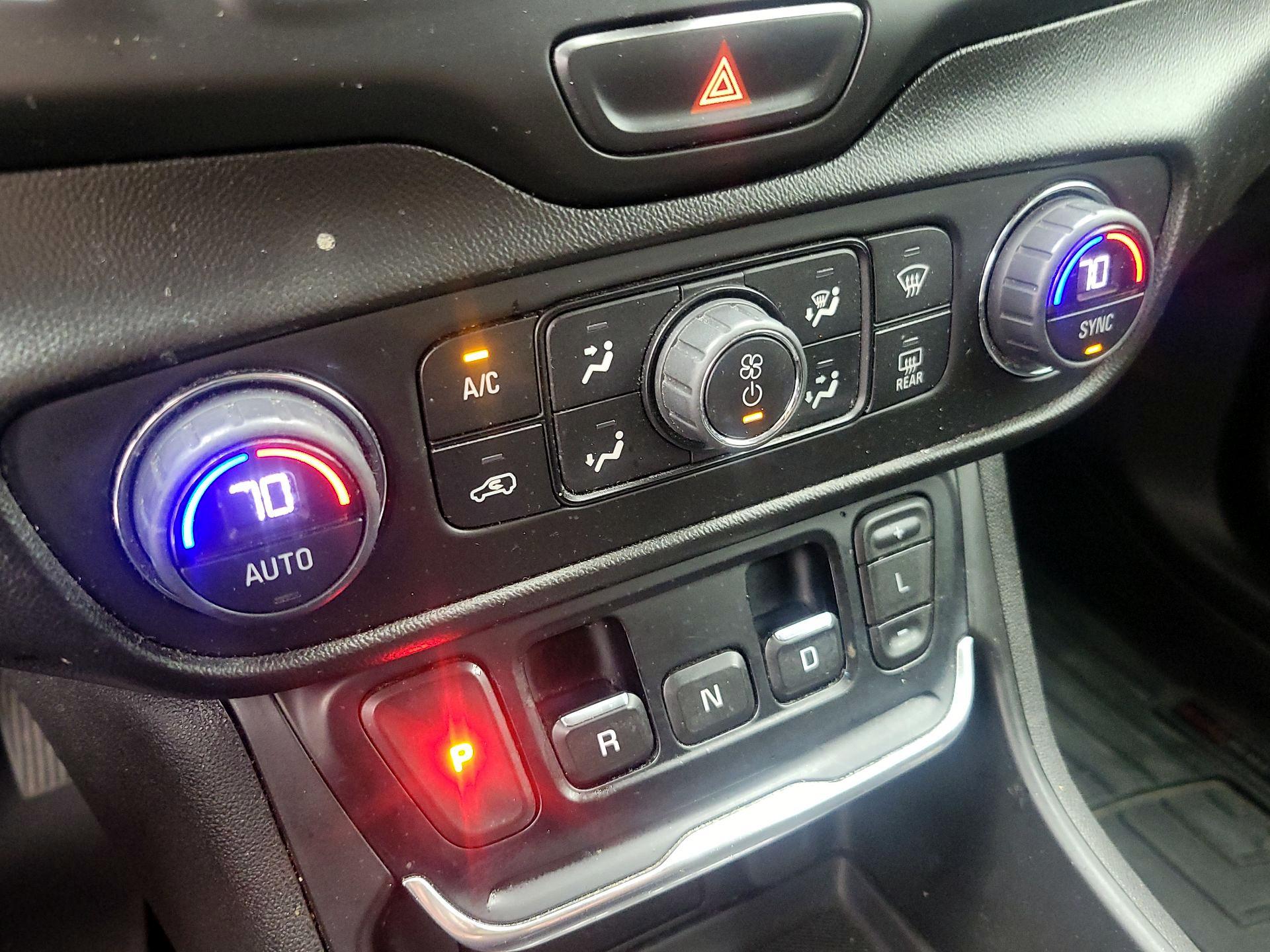 Thumbnail: 2019 GMC Terrain - 16