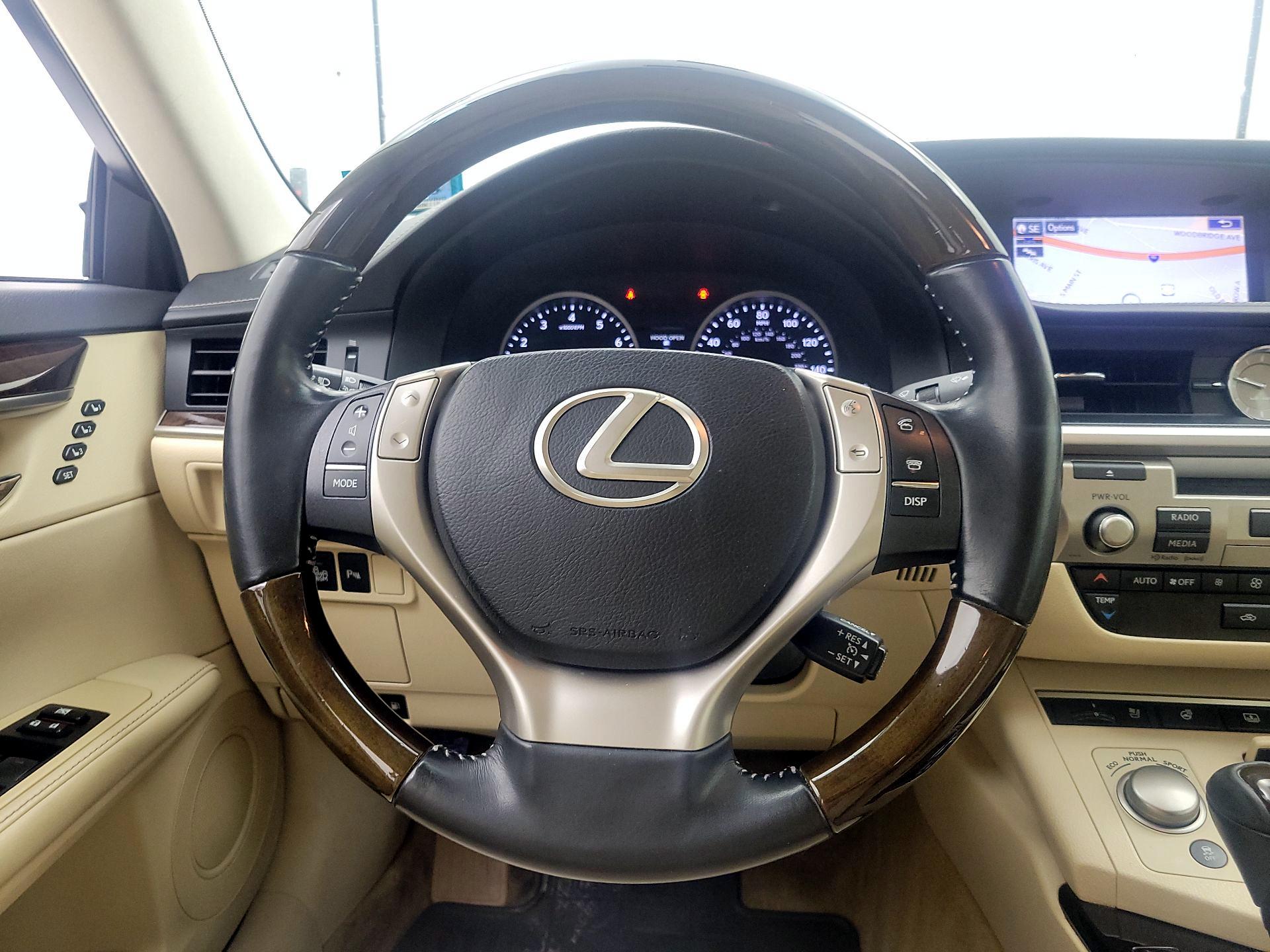 Thumbnail: 2015 Lexus ES - 10