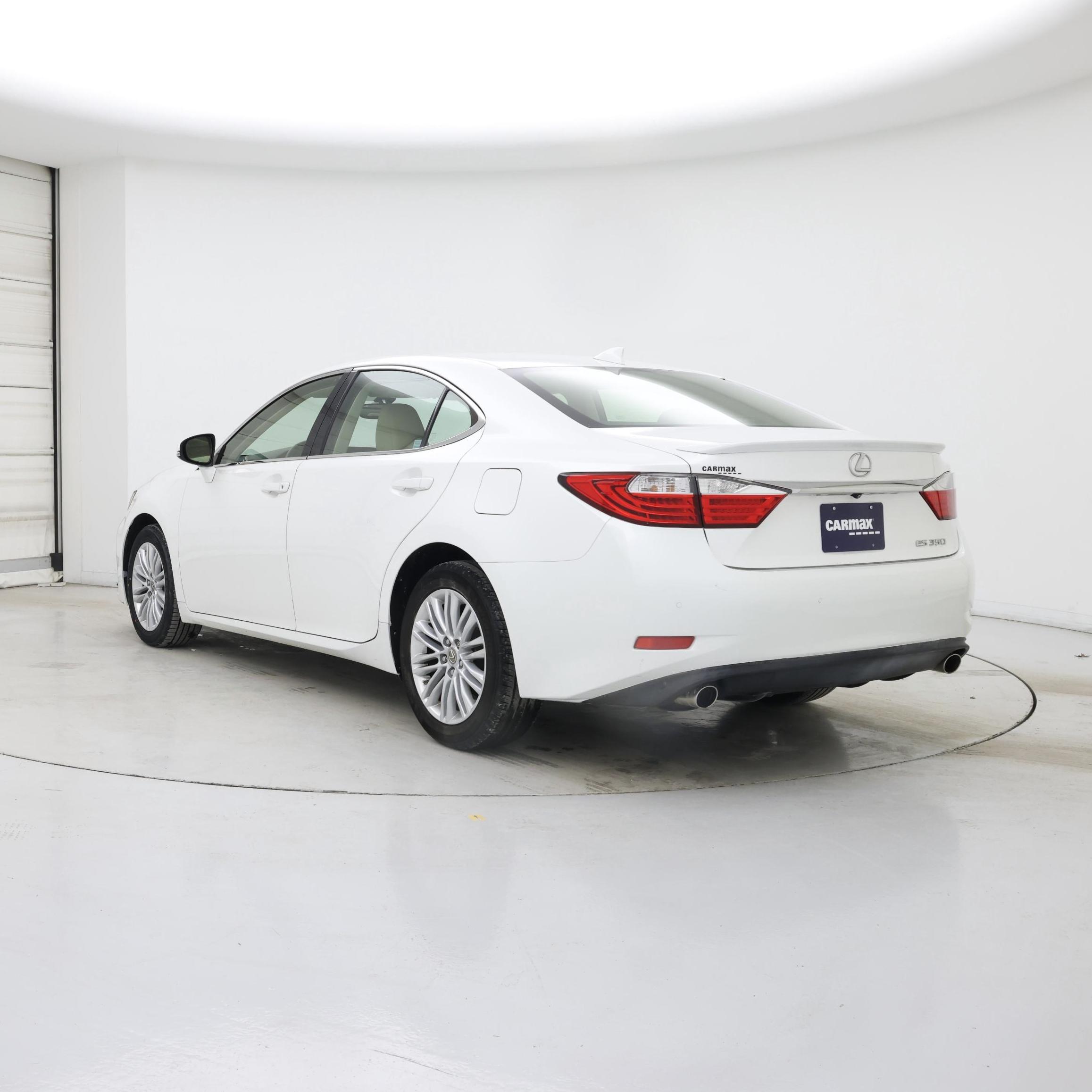 Thumbnail: 2015 Lexus ES - 2