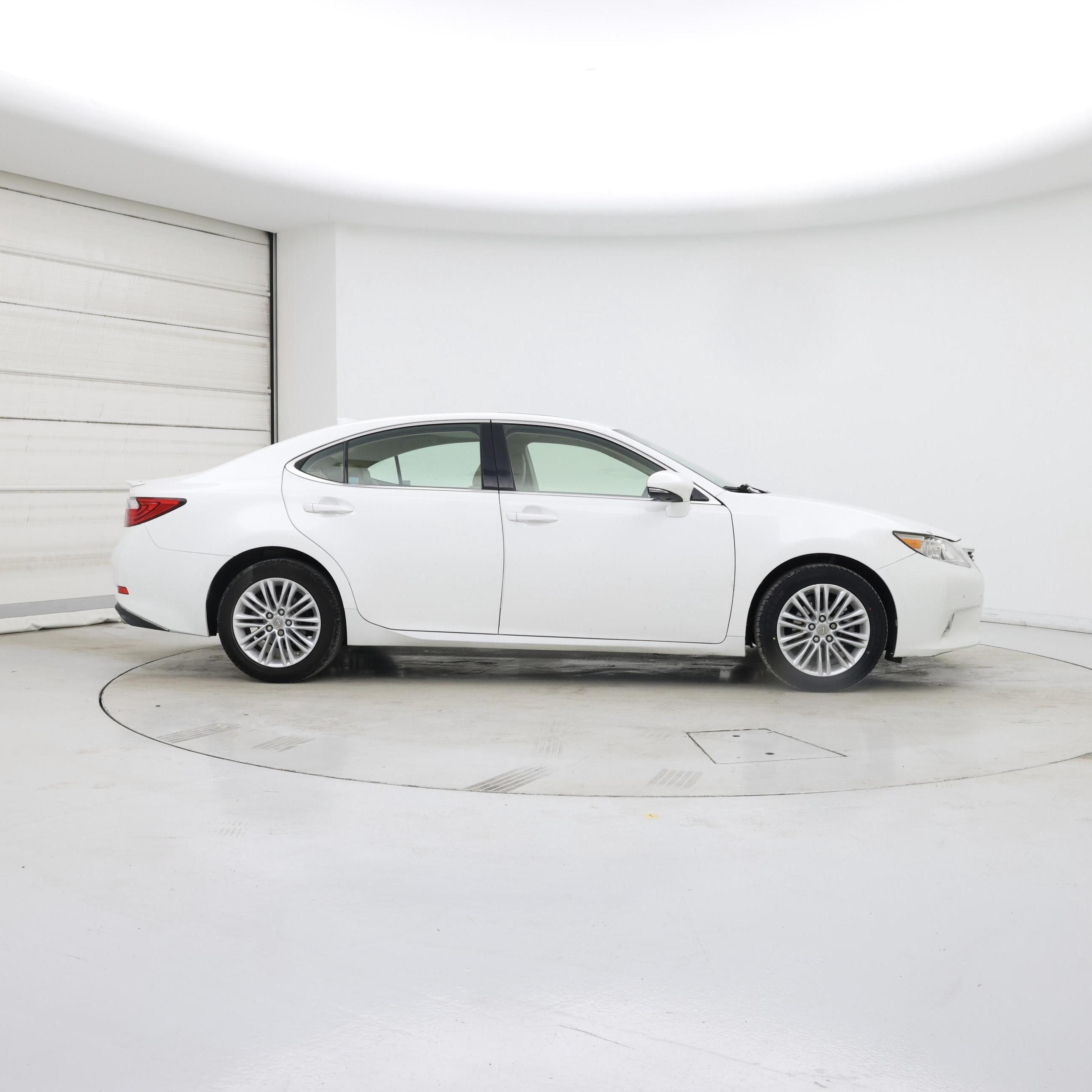 Thumbnail: 2015 Lexus ES - 7
