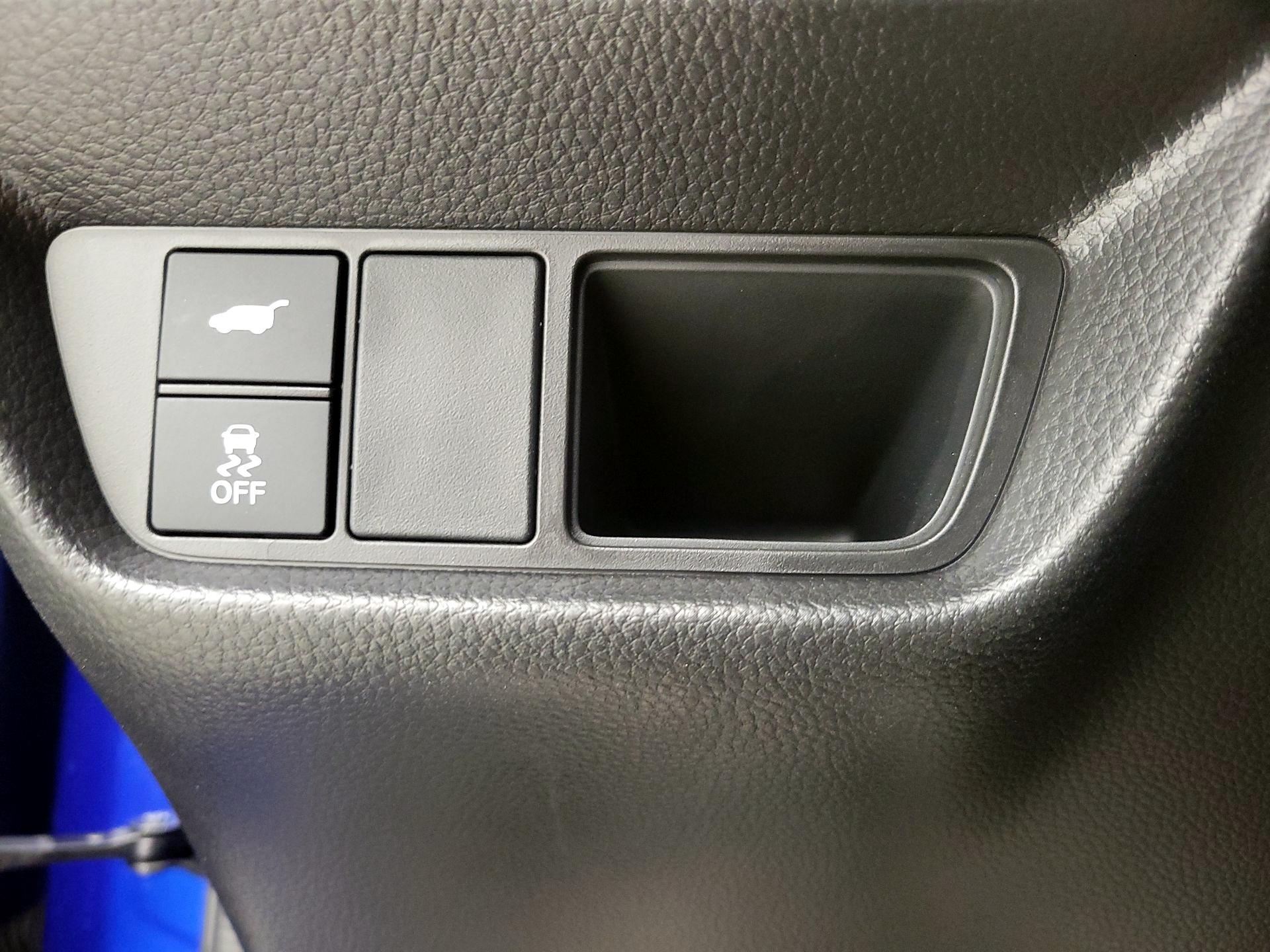 Thumbnail: 2025 Acura ADX - 13