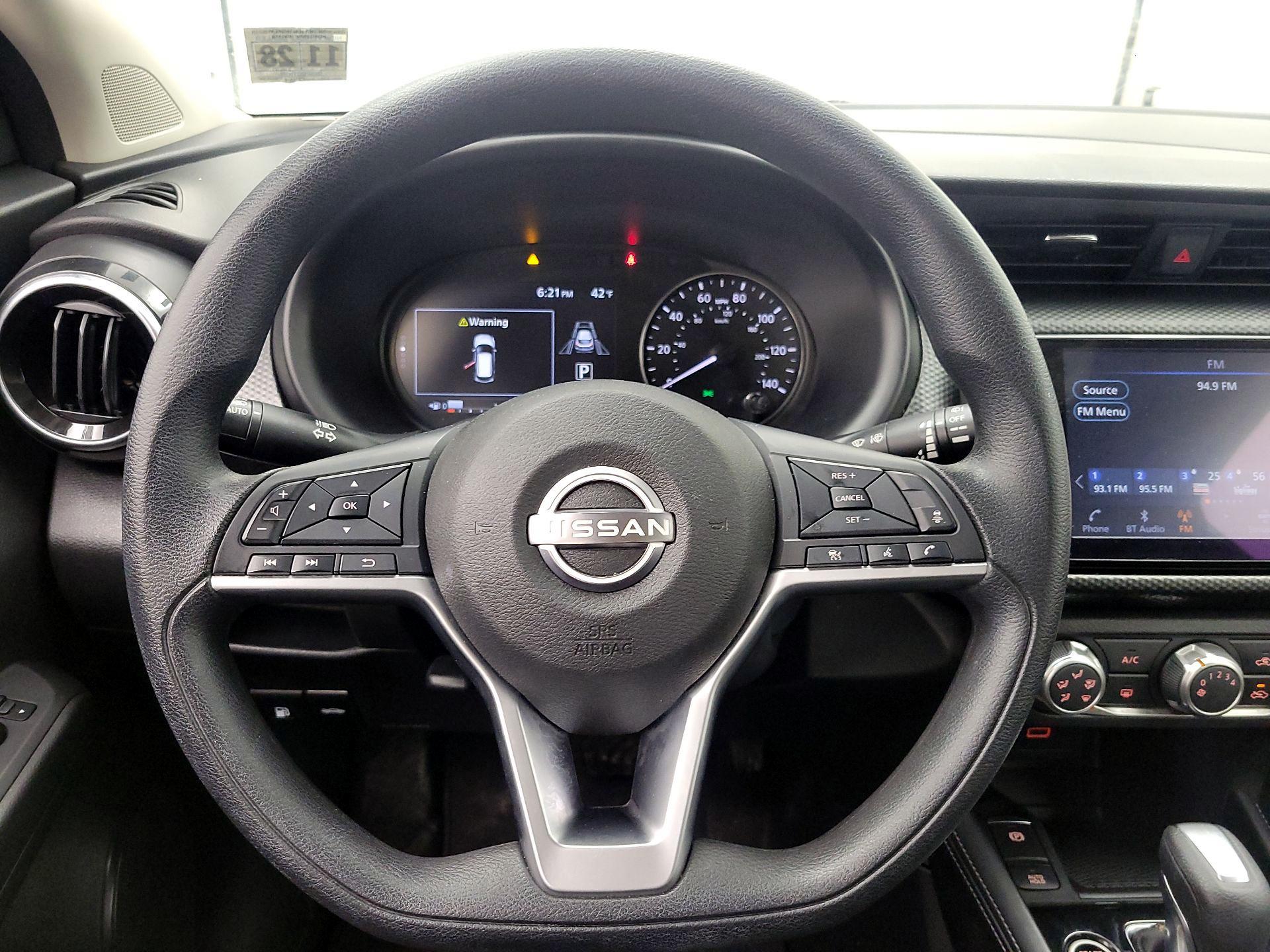 Thumbnail: 2023 Nissan Kicks - 10