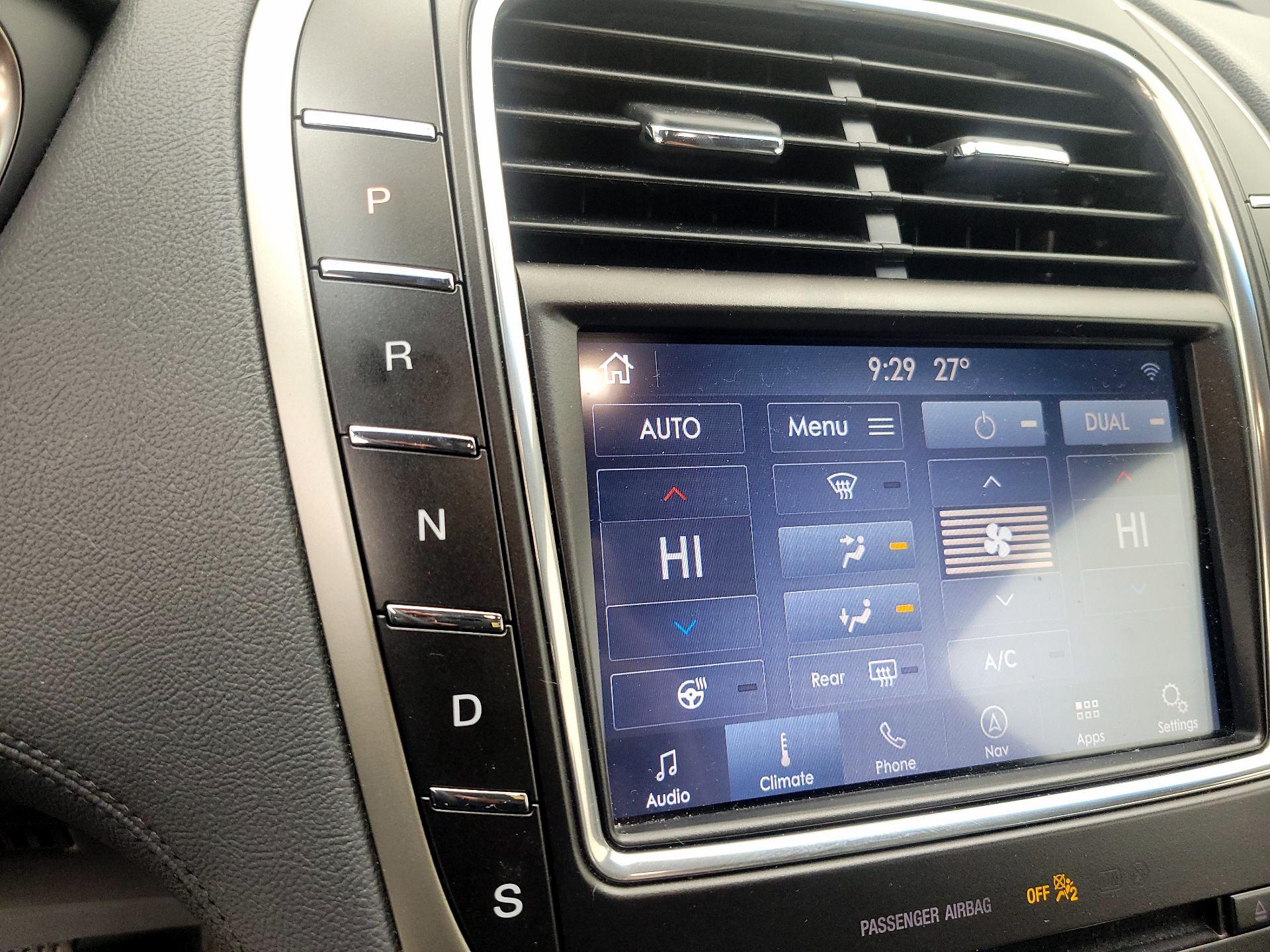 Thumbnail: 2019 Lincoln Nautilus - 17