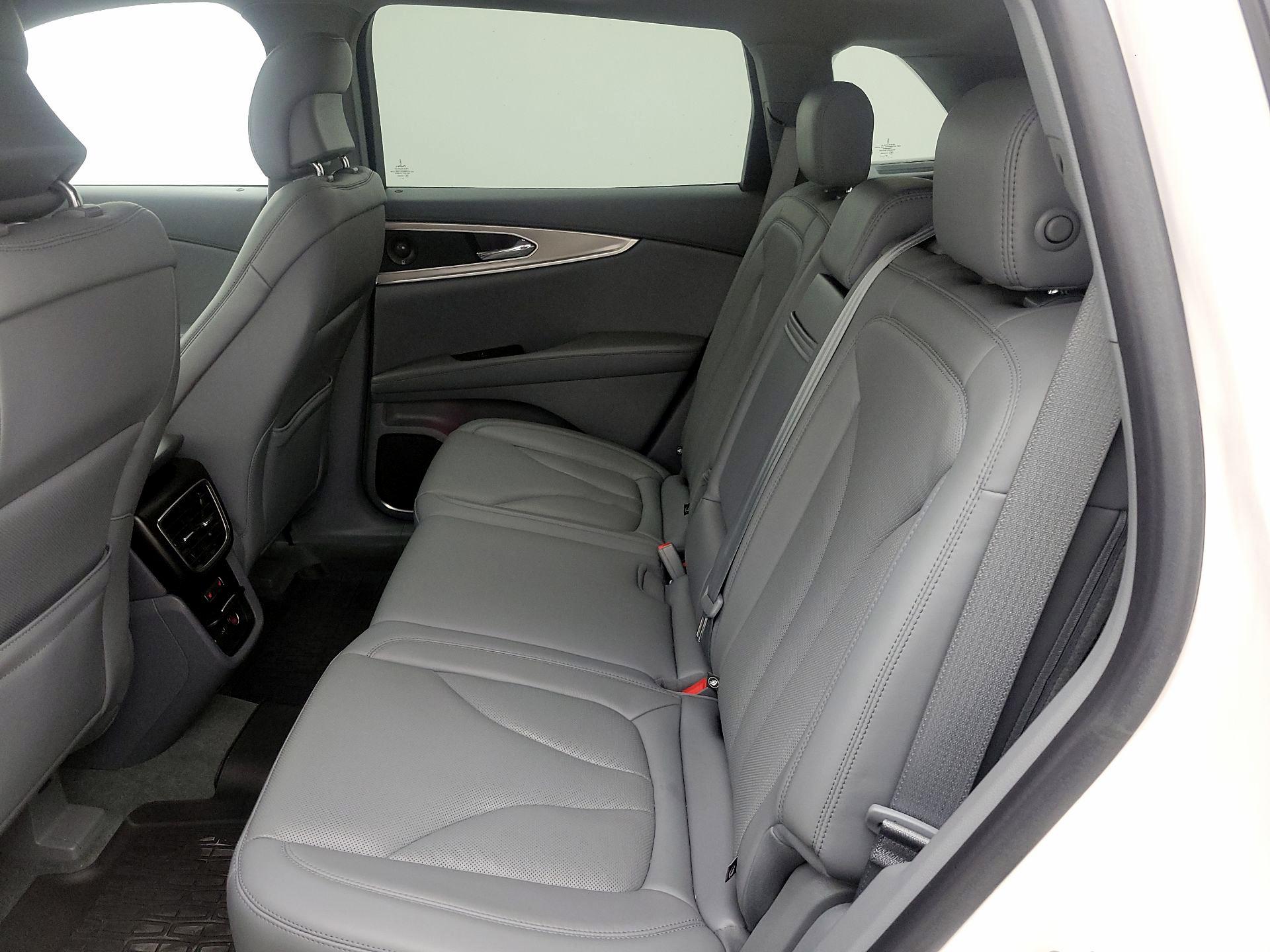 Thumbnail: 2019 Lincoln Nautilus - 20