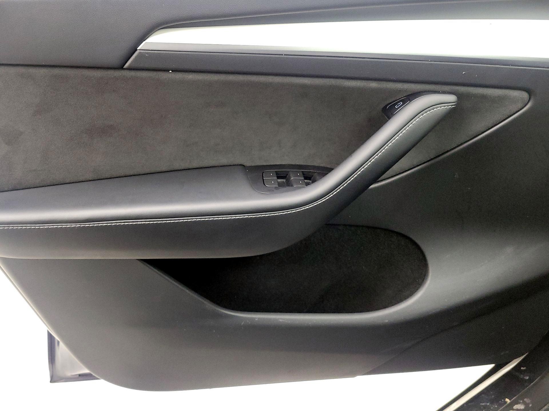 Thumbnail: 2023 Tesla Model Y - 12