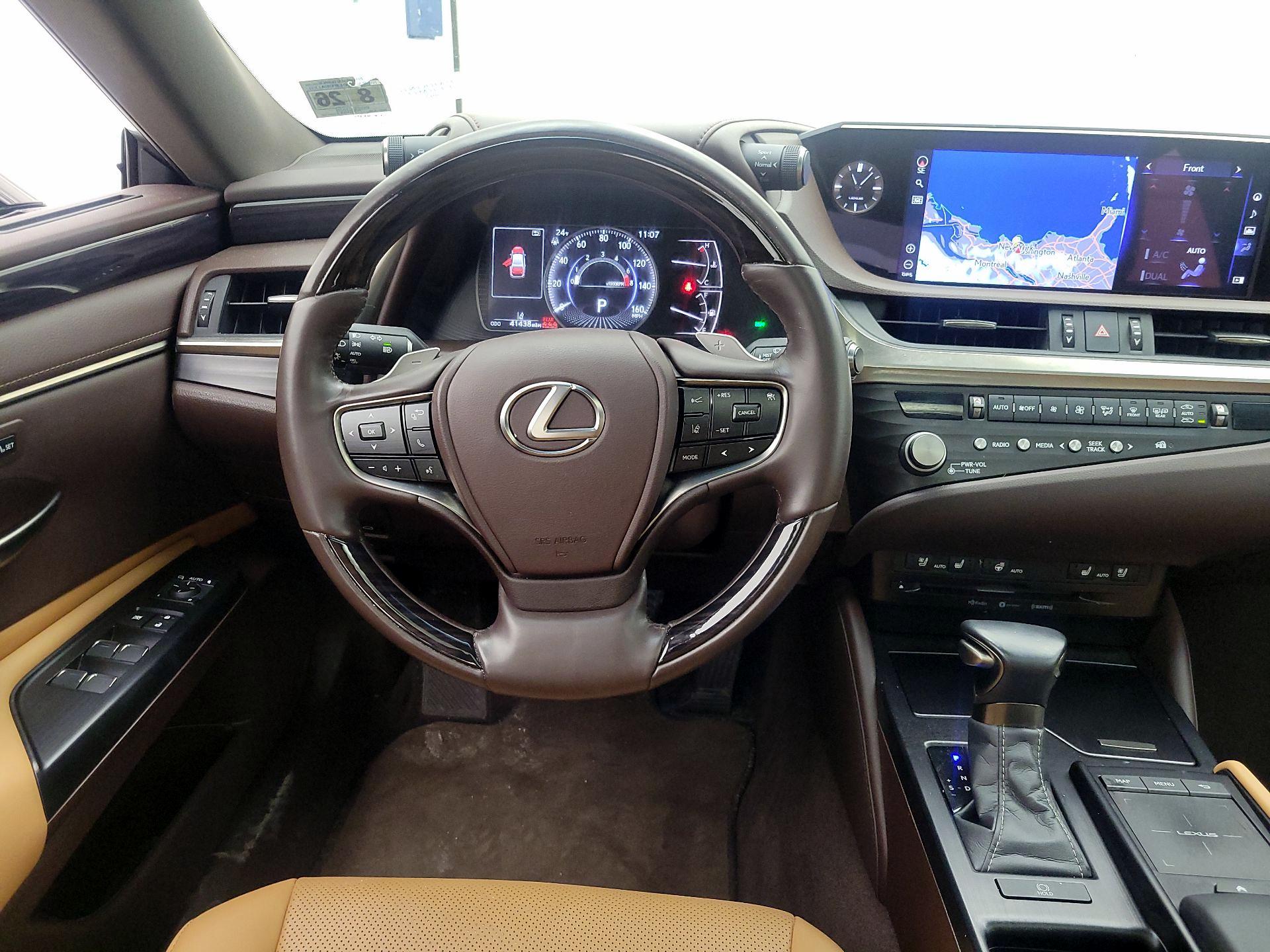 Thumbnail: 2021 Lexus ES - 10