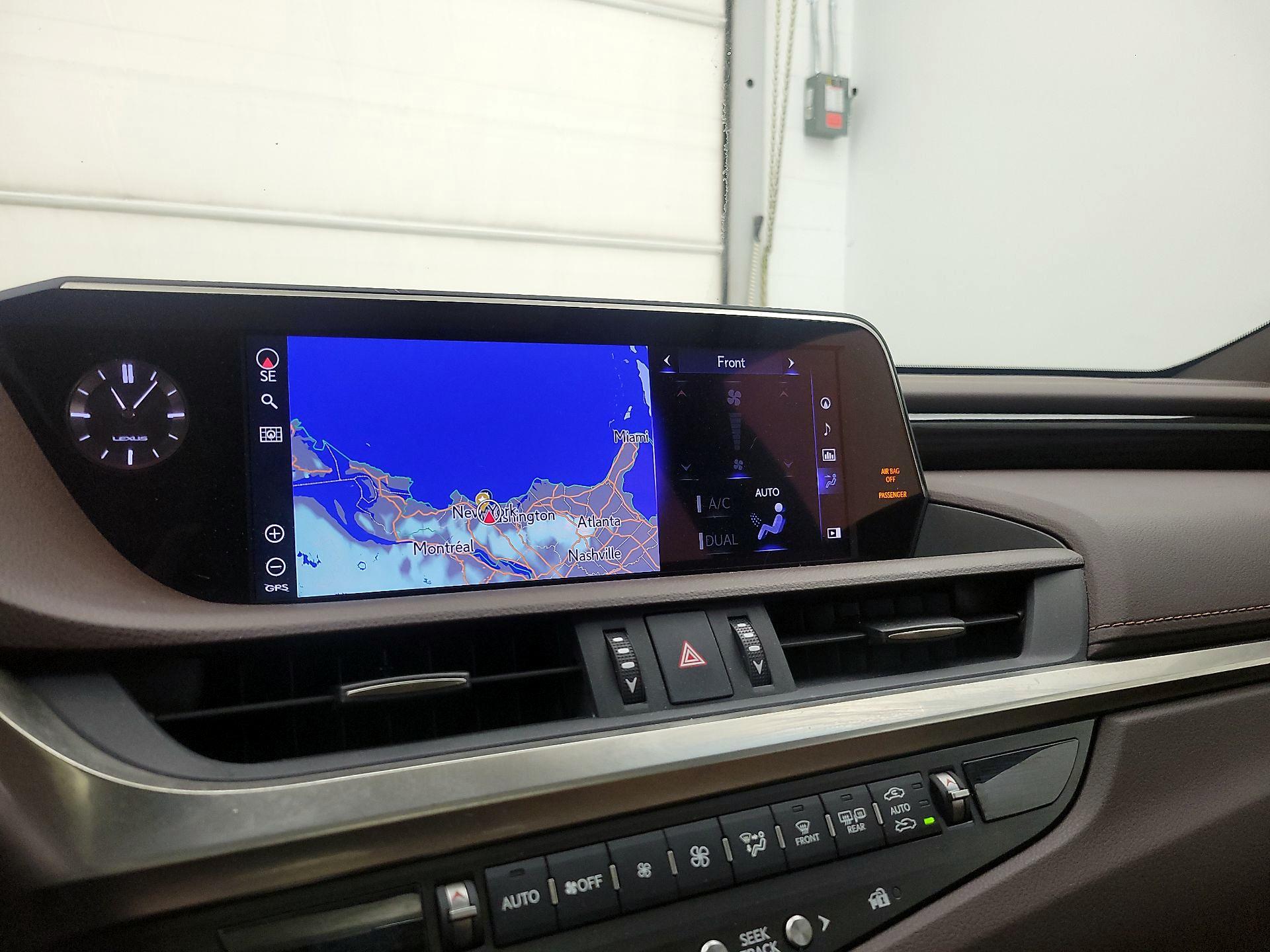 Thumbnail: 2021 Lexus ES - 14