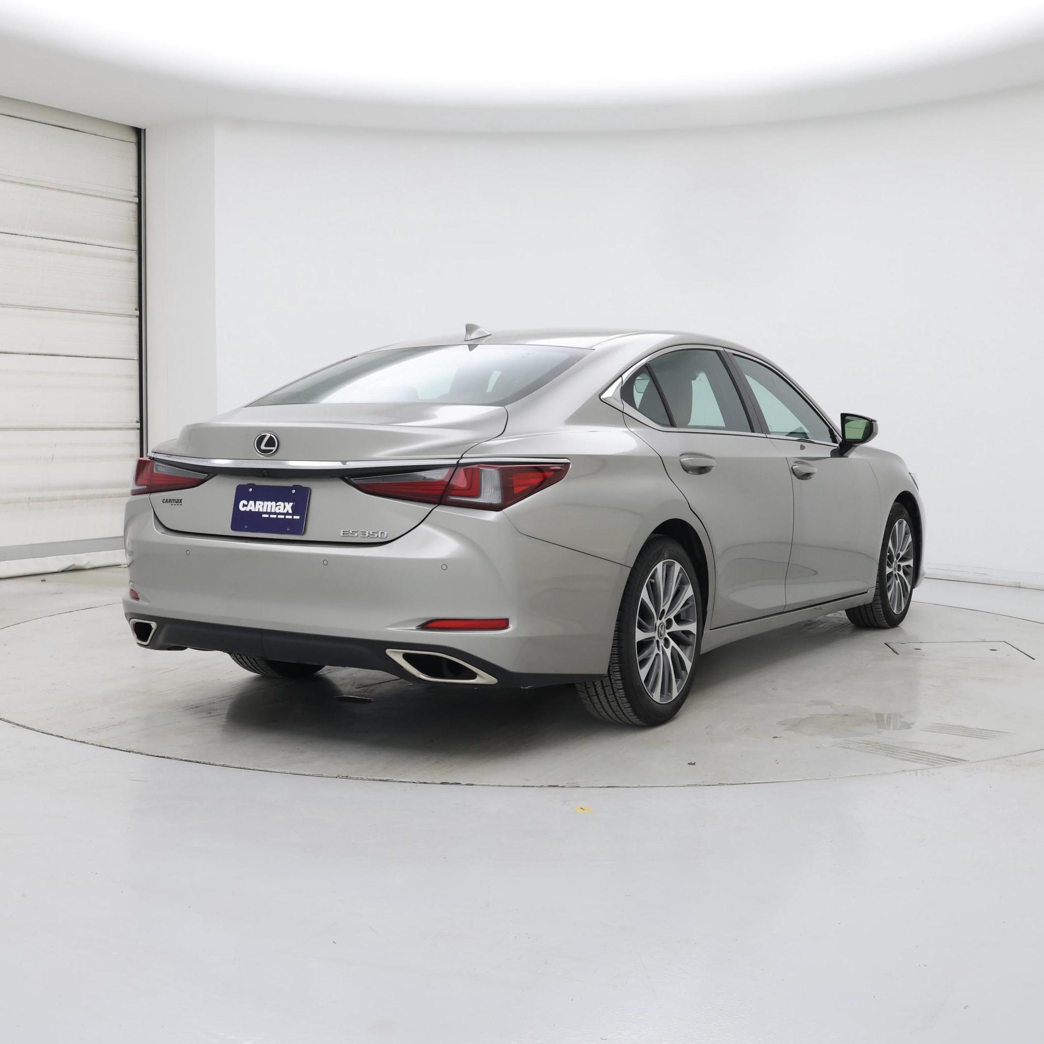 Thumbnail: 2021 Lexus ES - 8