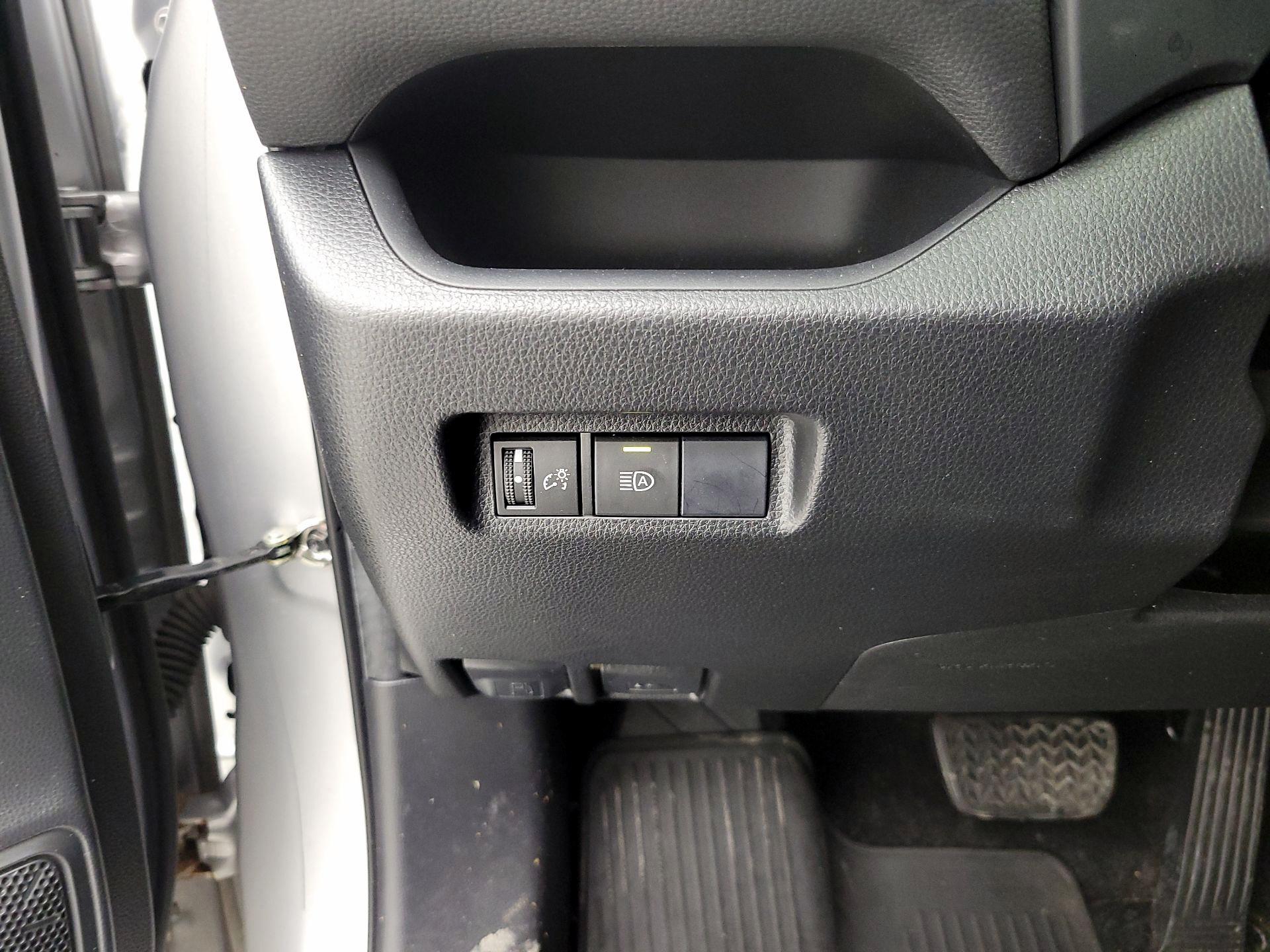 Thumbnail: 2019 Toyota RAV4 - 13