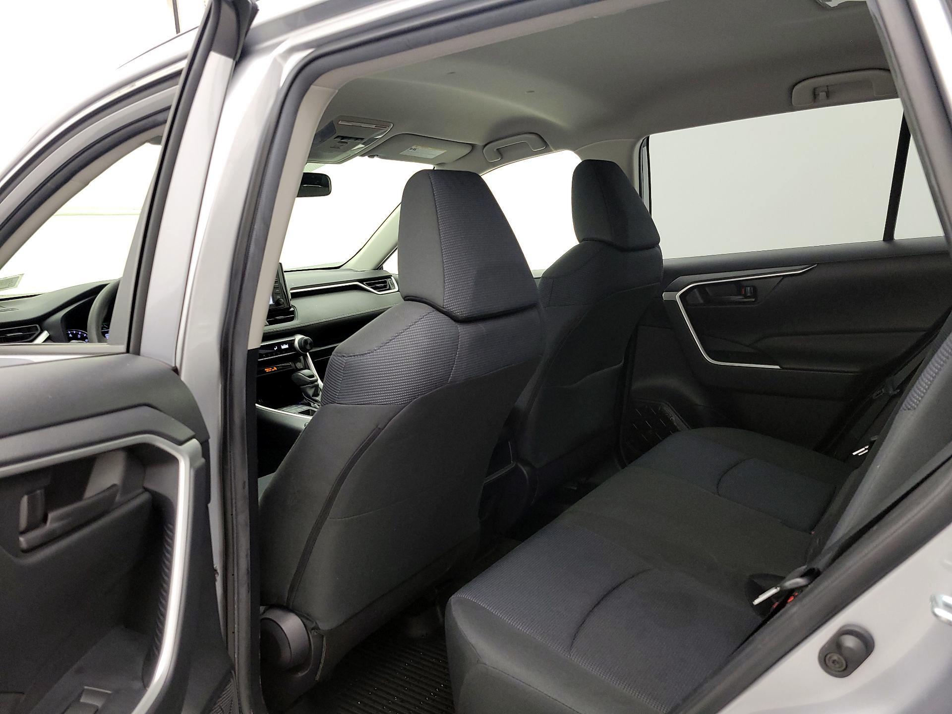 Thumbnail: 2019 Toyota RAV4 - 19