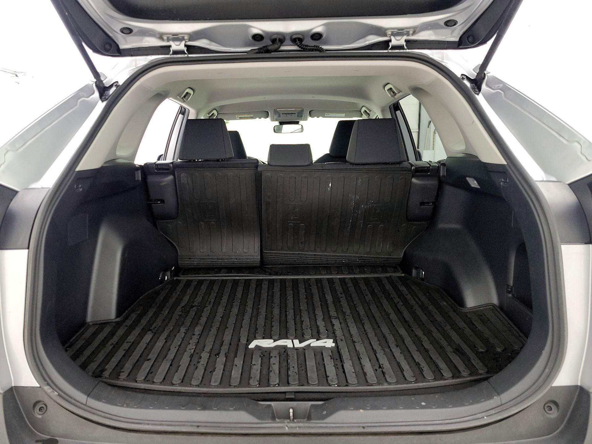 Thumbnail: 2019 Toyota RAV4 - 20