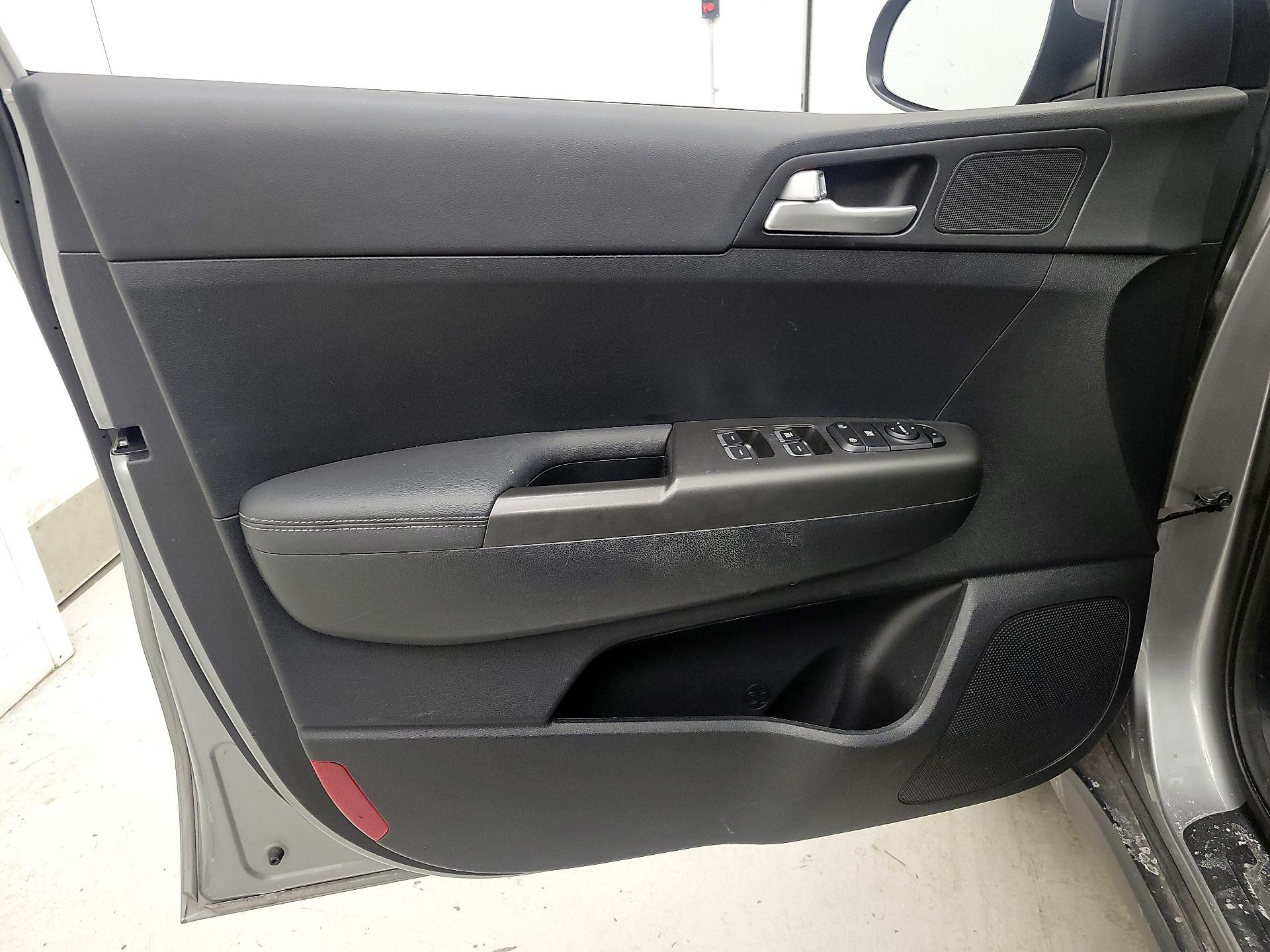 Thumbnail: 2021 Kia Sportage - 12