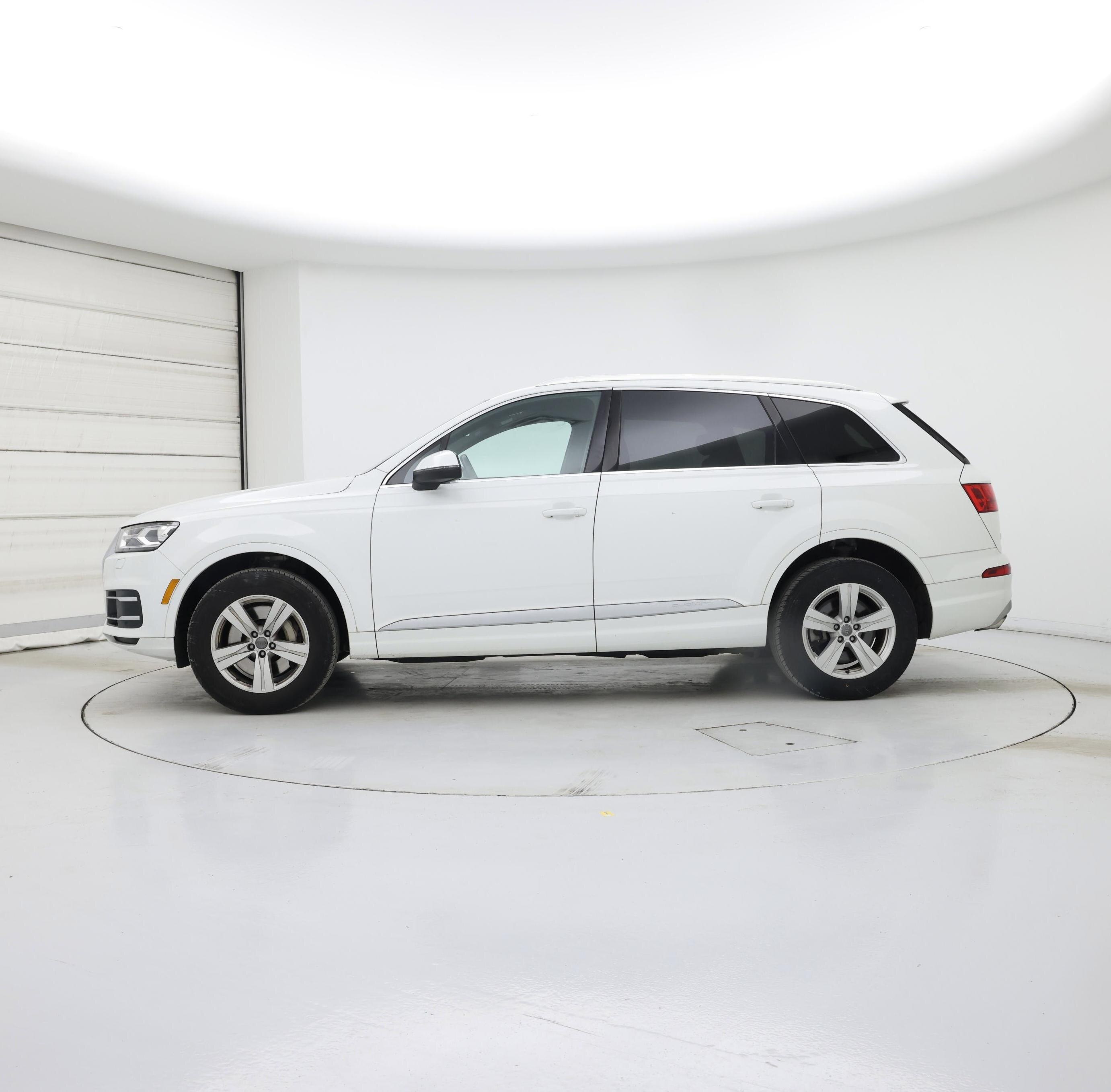 Thumbnail: 2019 Audi Q7 - 3