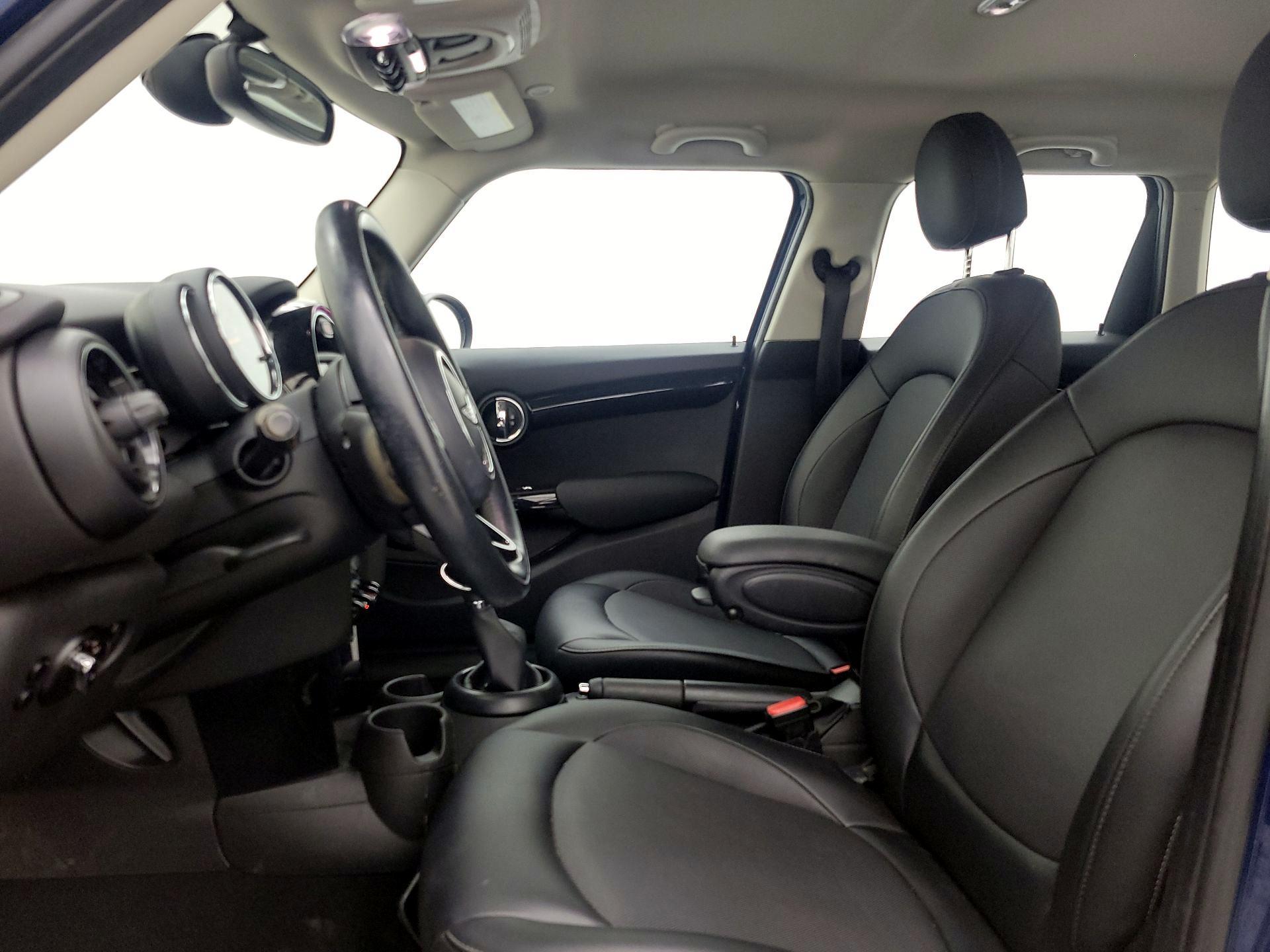 Thumbnail: 2017 MINI Cooper Hardtop - 11