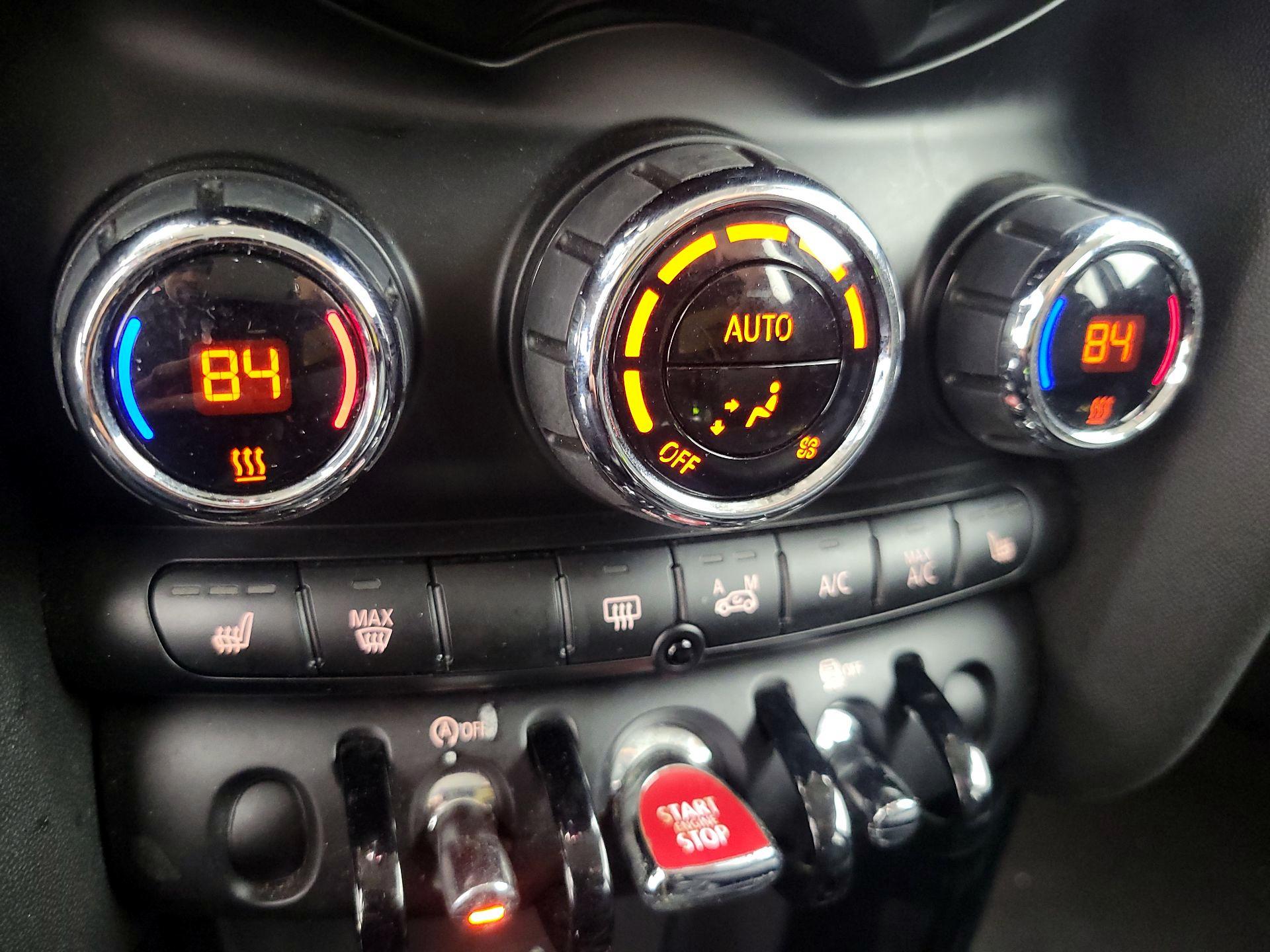 Thumbnail: 2017 MINI Cooper Hardtop - 15