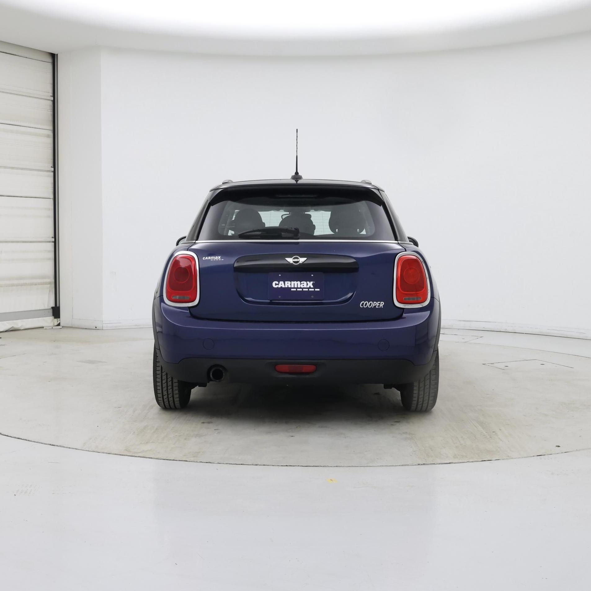 Thumbnail: 2017 MINI Cooper Hardtop - 6
