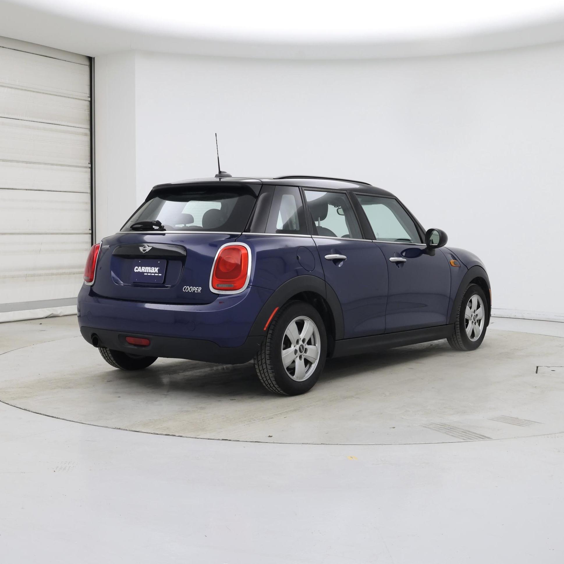 Thumbnail: 2017 MINI Cooper Hardtop - 8