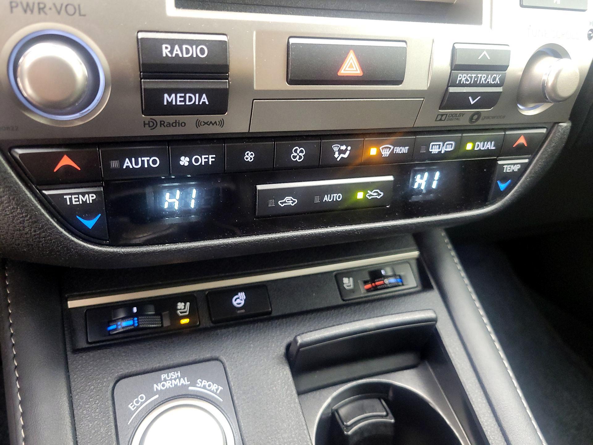 Thumbnail: 2018 Lexus ES - 17