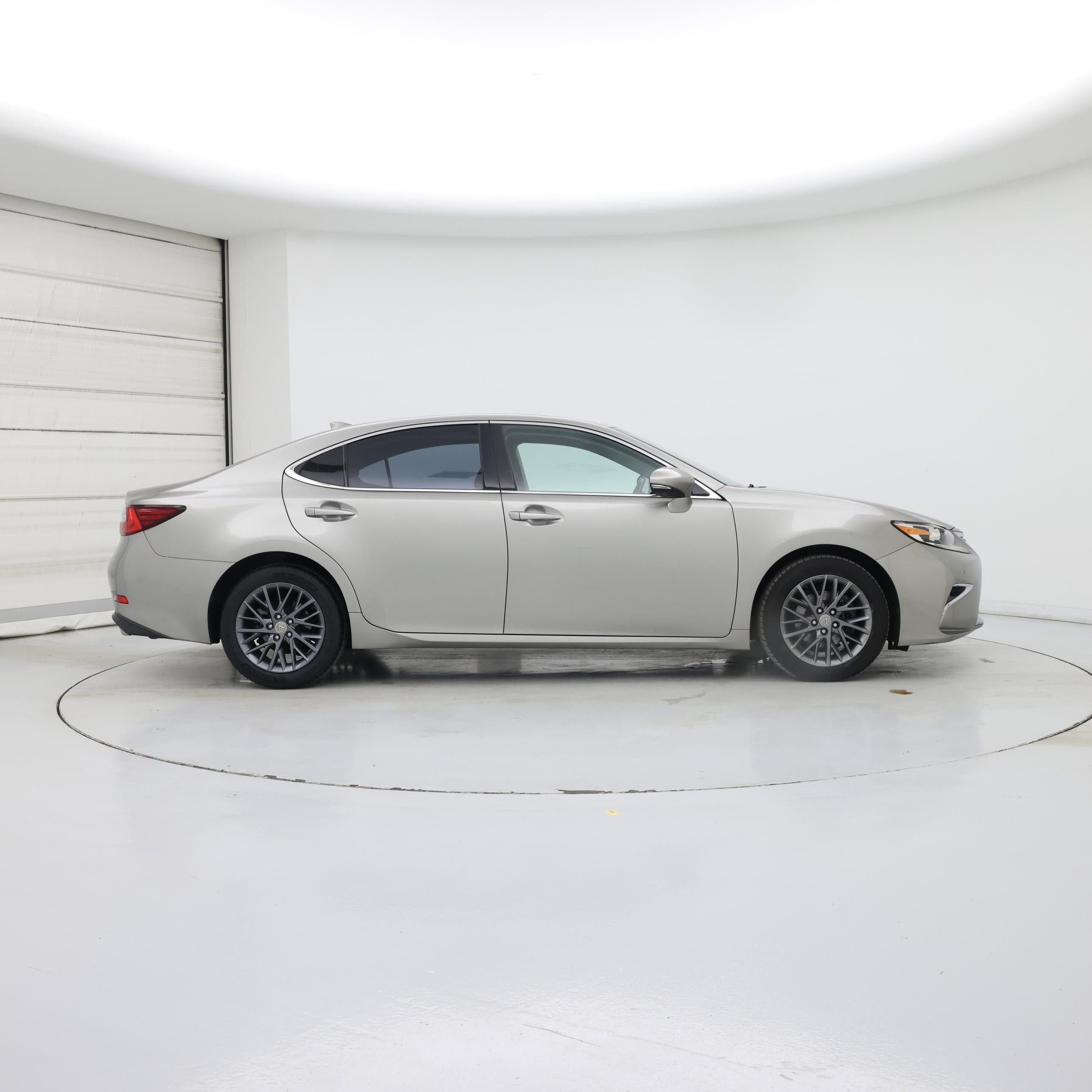 Thumbnail: 2018 Lexus ES - 7